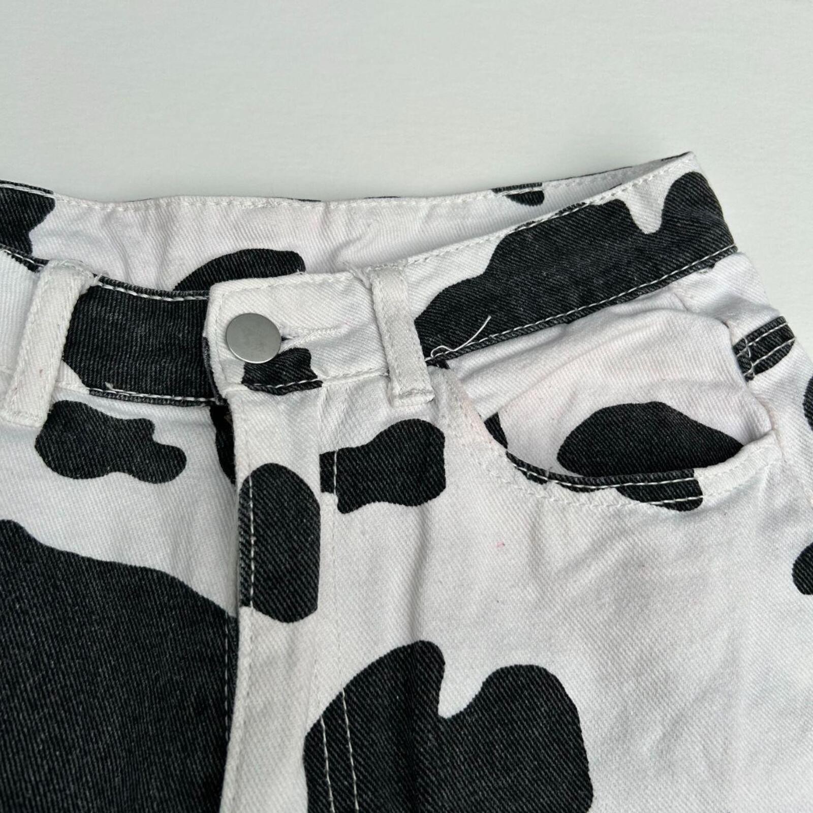 Preloved – Cow Print Jeans – Women – Size 4