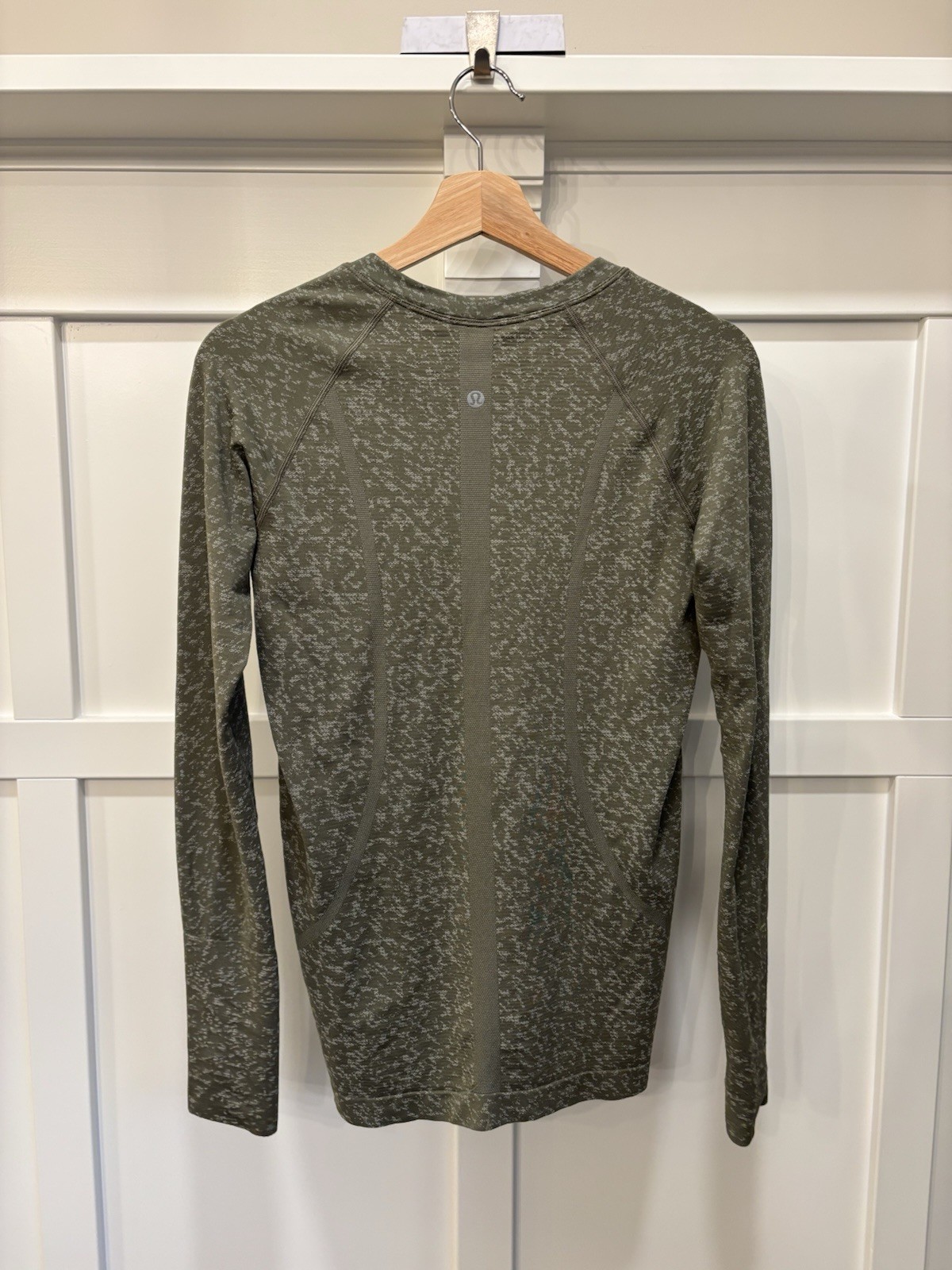 Lululemon Women’s Swiftly Tech Long Sleeve 2.0 Shirt Olive Green – Size 8