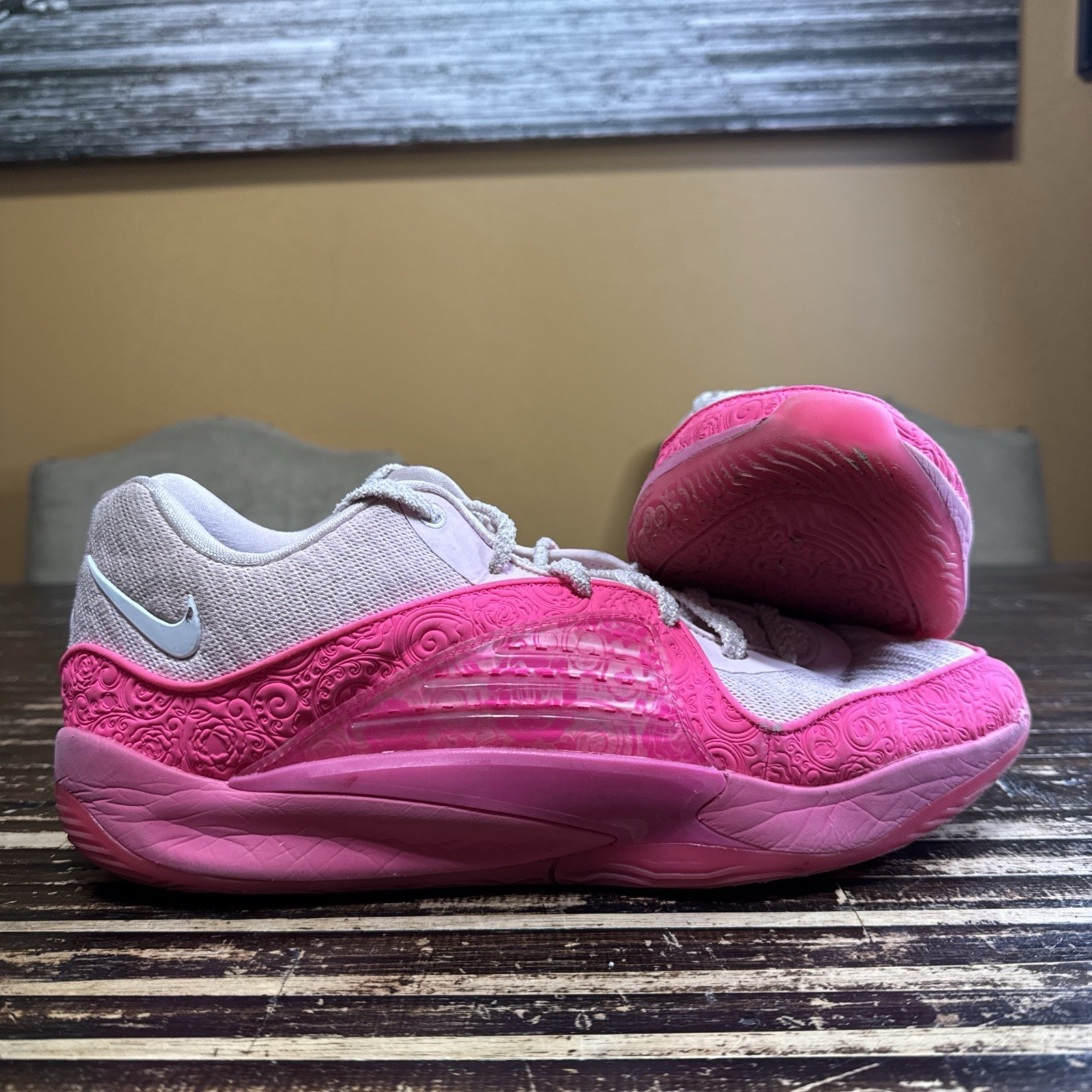 Nike KD 16 NRG “Aunt Pearl” FN4929-600 Men’s size 12 US