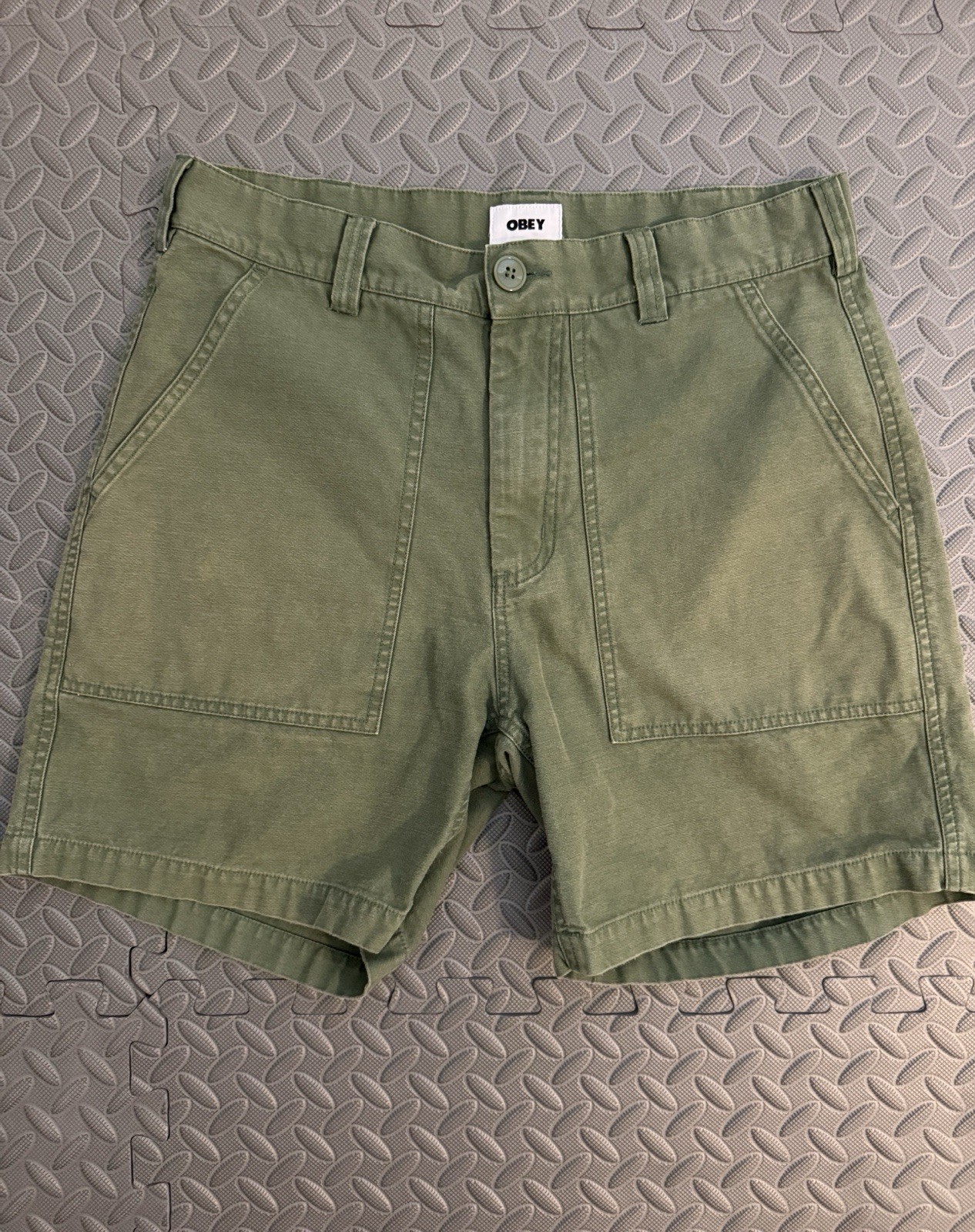 Vintage Obey Men’s or Women’s Olive Green Fatigue-Style Utility Shorts Size 30