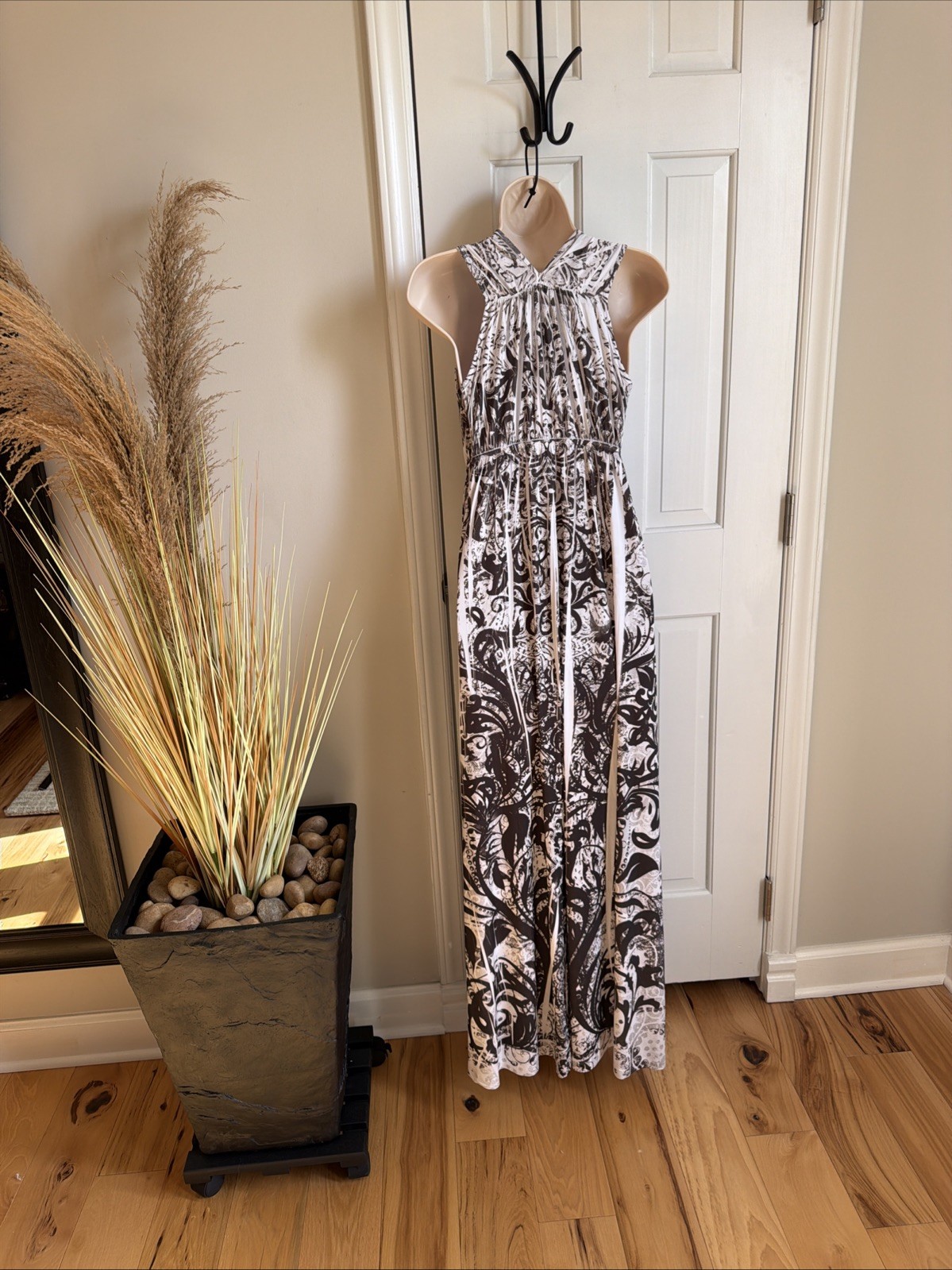 Oneworld Maxi Dress Size M Stretch Silky Jersey VNeck Empire Waist Black Floral