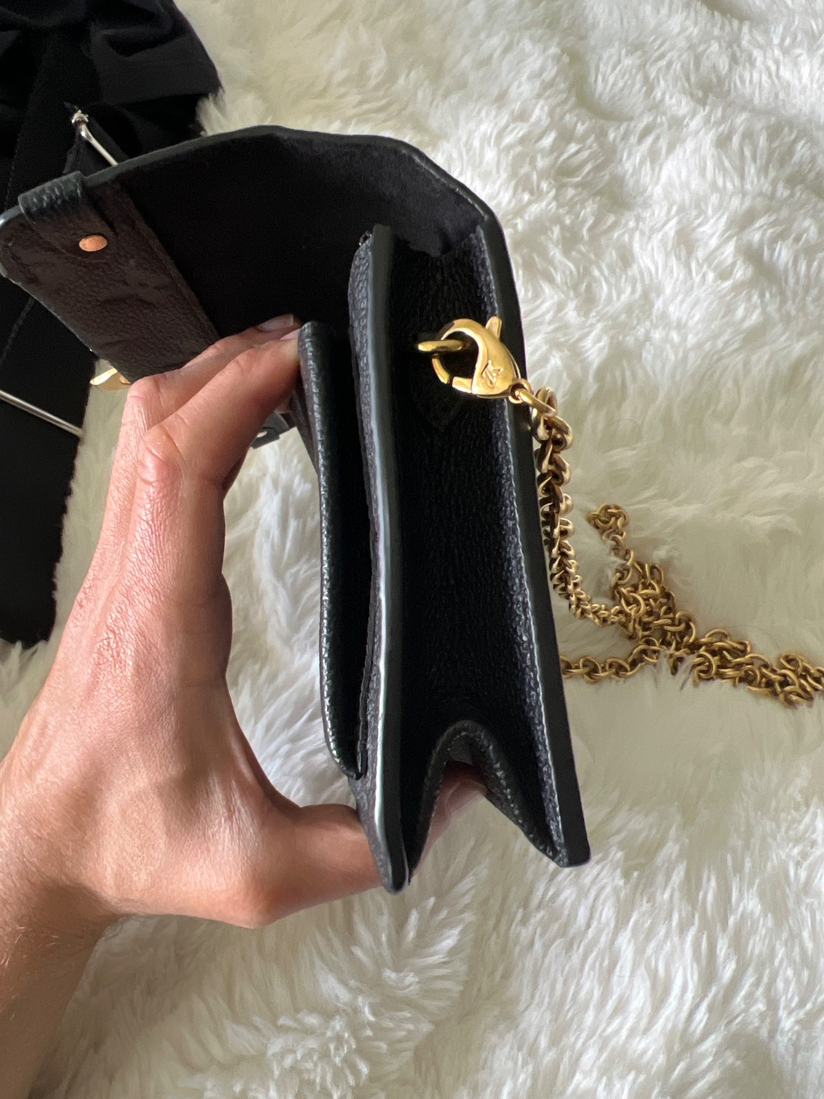 Louis Vuitton Vavin Crossbody Black Leather