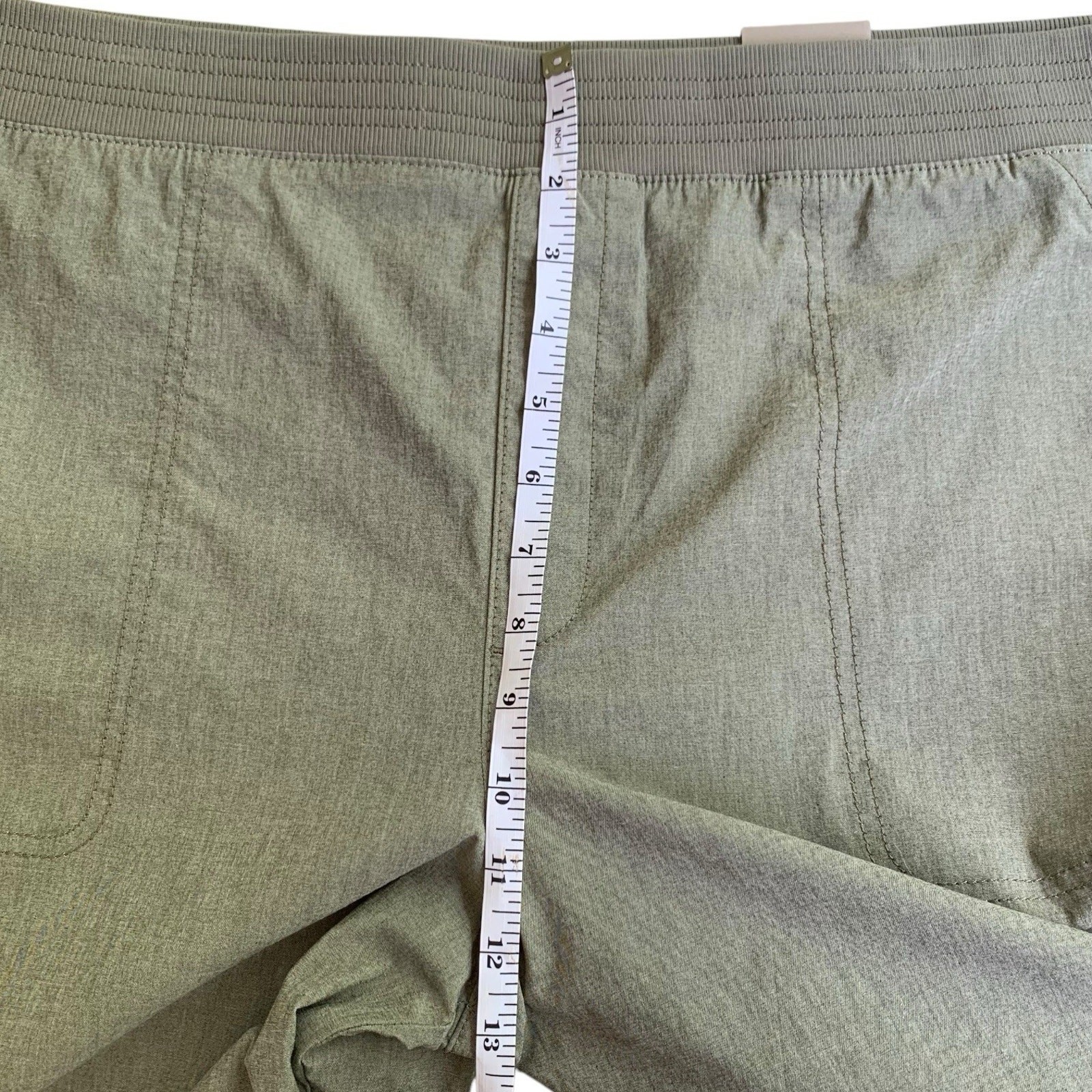 Chico’s Shorts NWT Women’s Size 3.5 (18) Carpenter Pewter Green Outdoors Pull-On