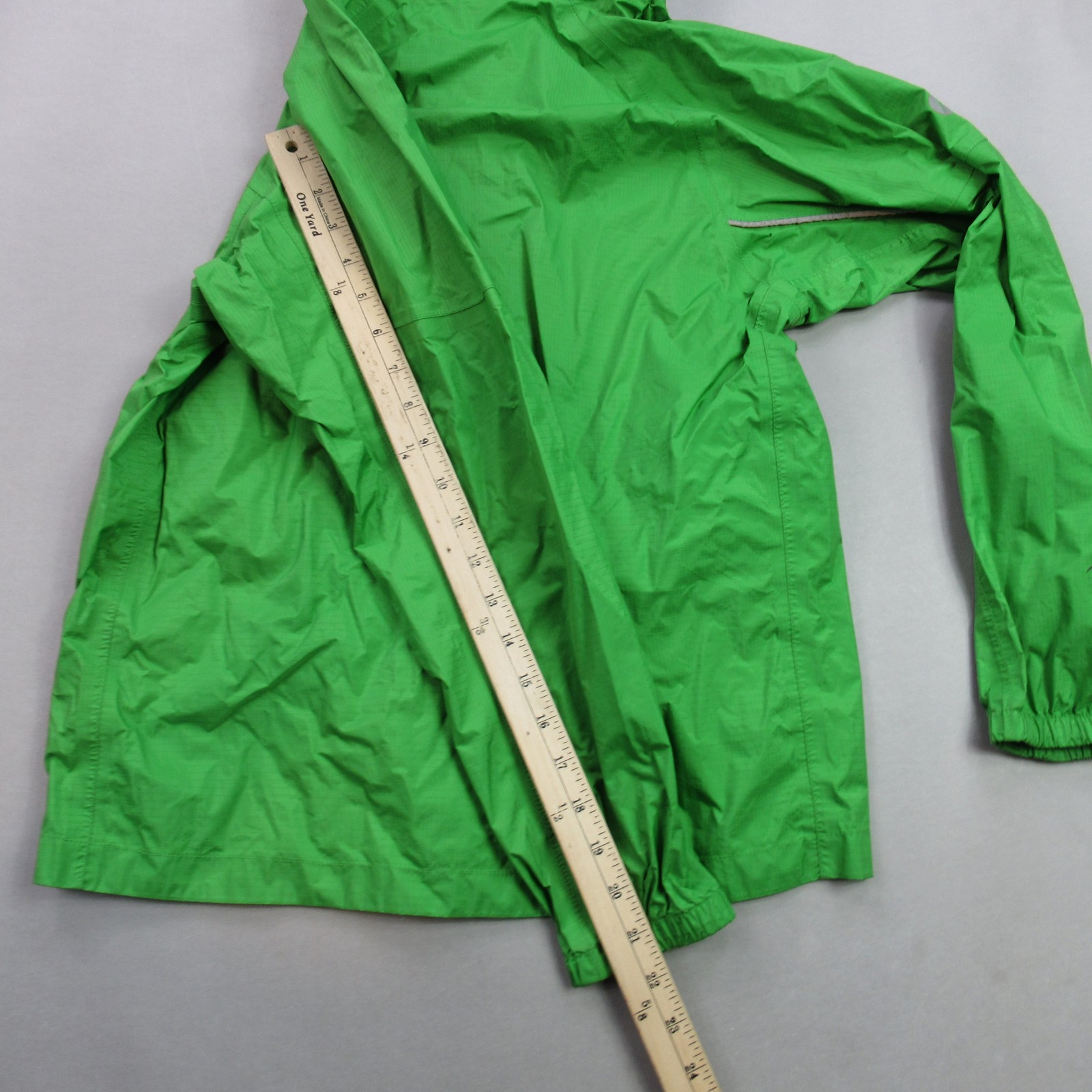 Marmot Men’s L/G Green Nylon Polyester Hooded Rain Jacket Windbreaker Shell Coat