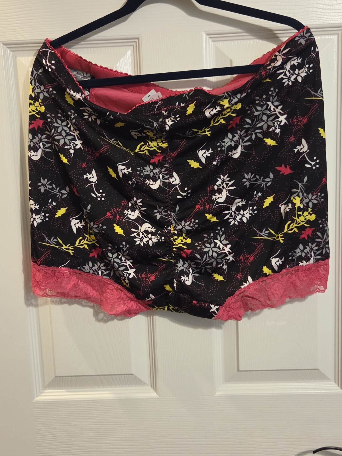 Shapeweart 4X Plus Pink/Black Floral Lace High-Waisted Shapewear Bow