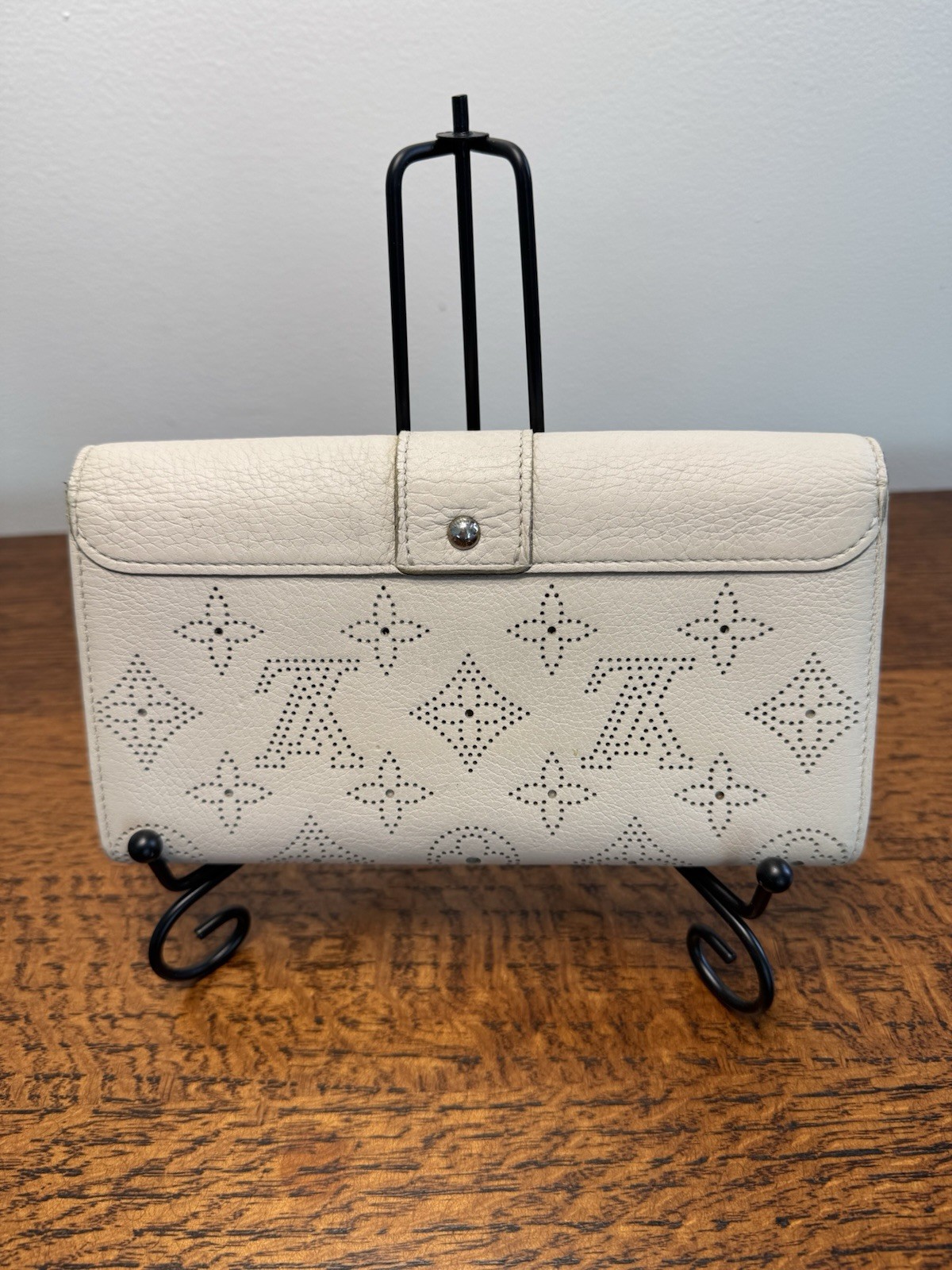 Louis Vuitton Mahina Iris Long Wallet W/Box and COA