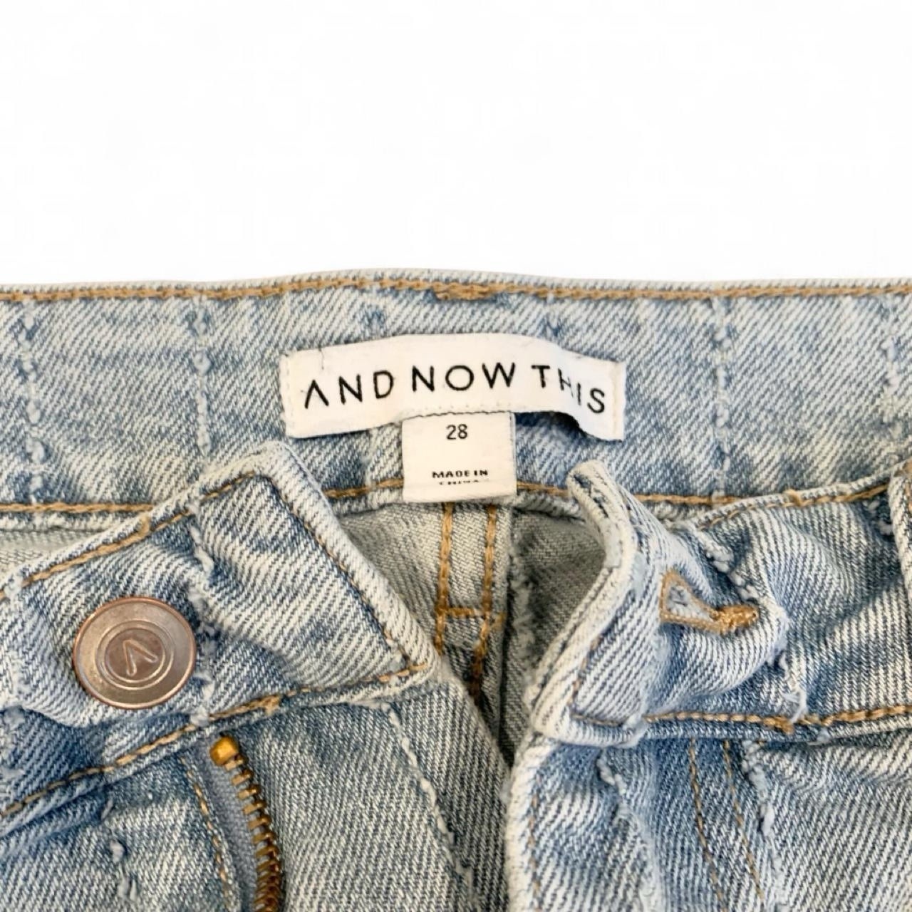 AND NOW THIS Women’s High Rise Light Wash Denim Shorts Blue 28 Cotton 5-Pocket