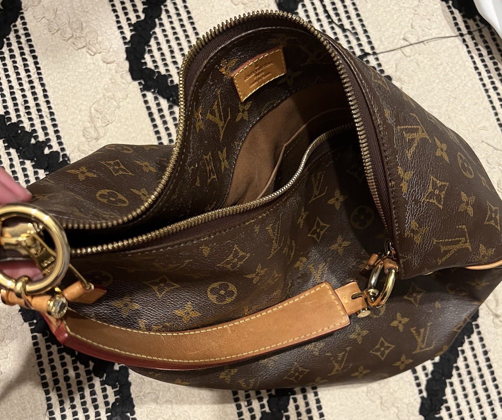 Authentic Louis Vuitton Sully MM Monogram Shoulder Bag