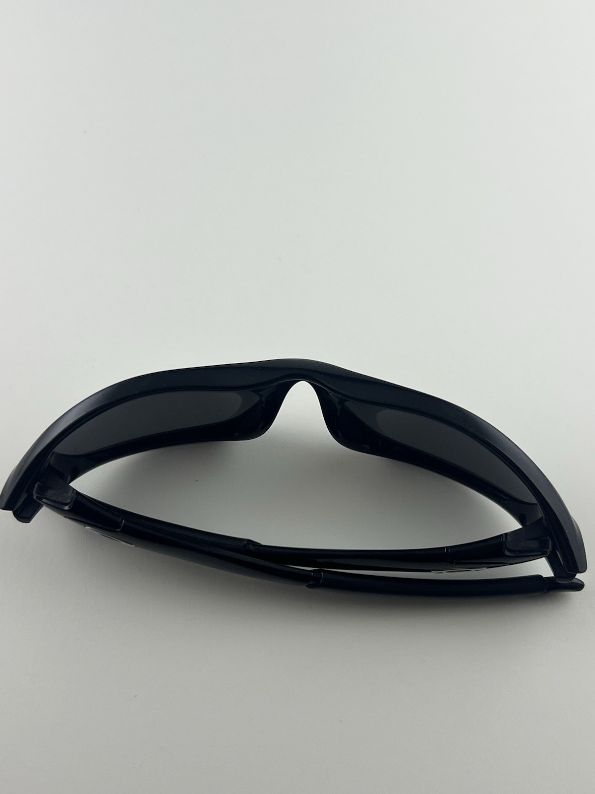 Oakley Minute 2.0 Polished Black Frame Black Iridium Lens 04-515 Silver Icons