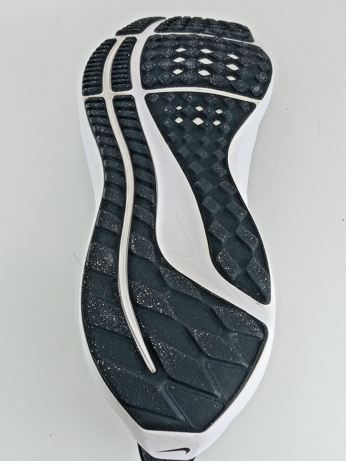 Nike Air Zoom Pegasus 39 Men Black White Running Shoe Sneaker DH4071-001 Sz 10.5