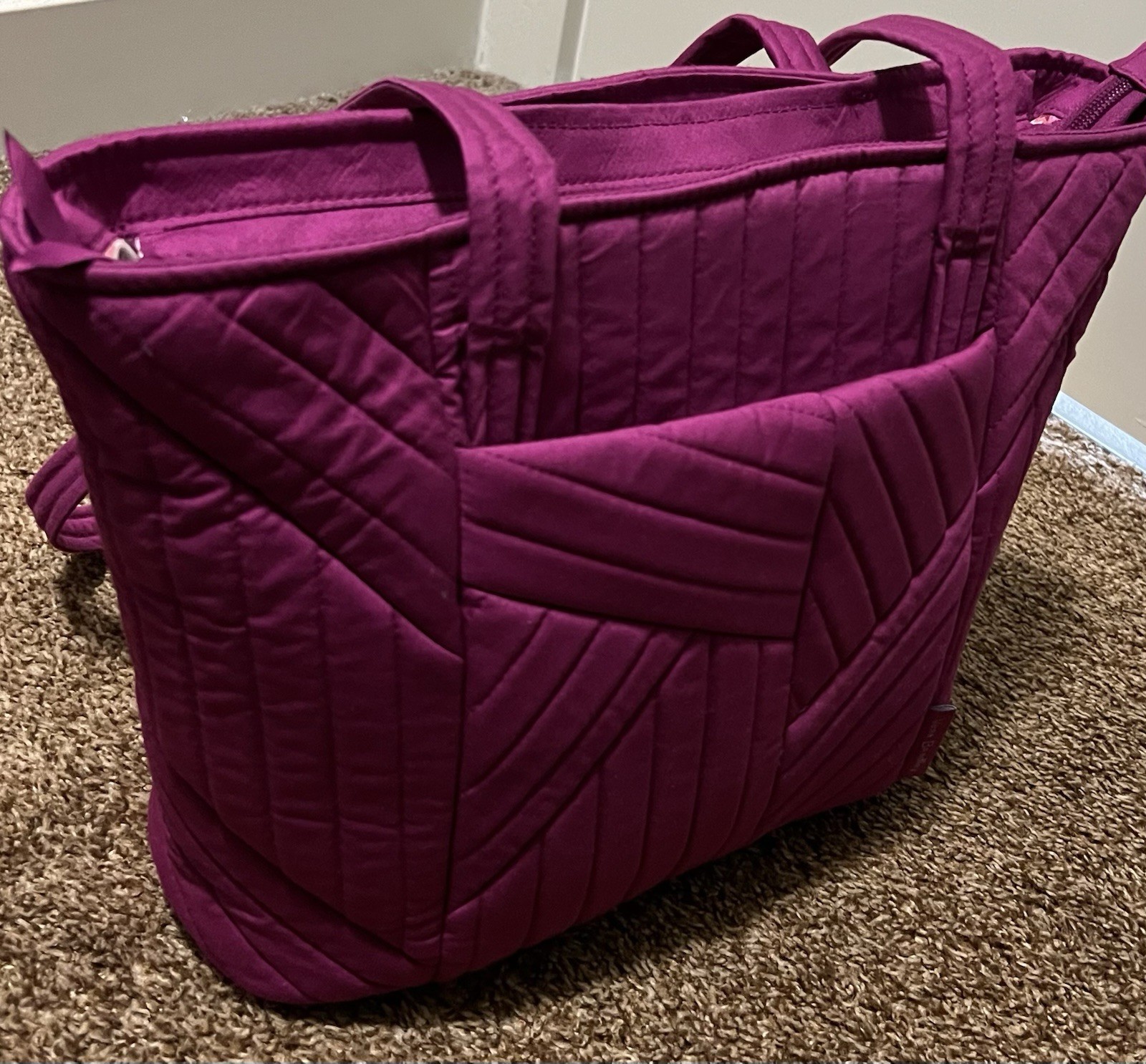 *NWT* Small Vera Tote and Turnlock Wallet in Dark Raspberry