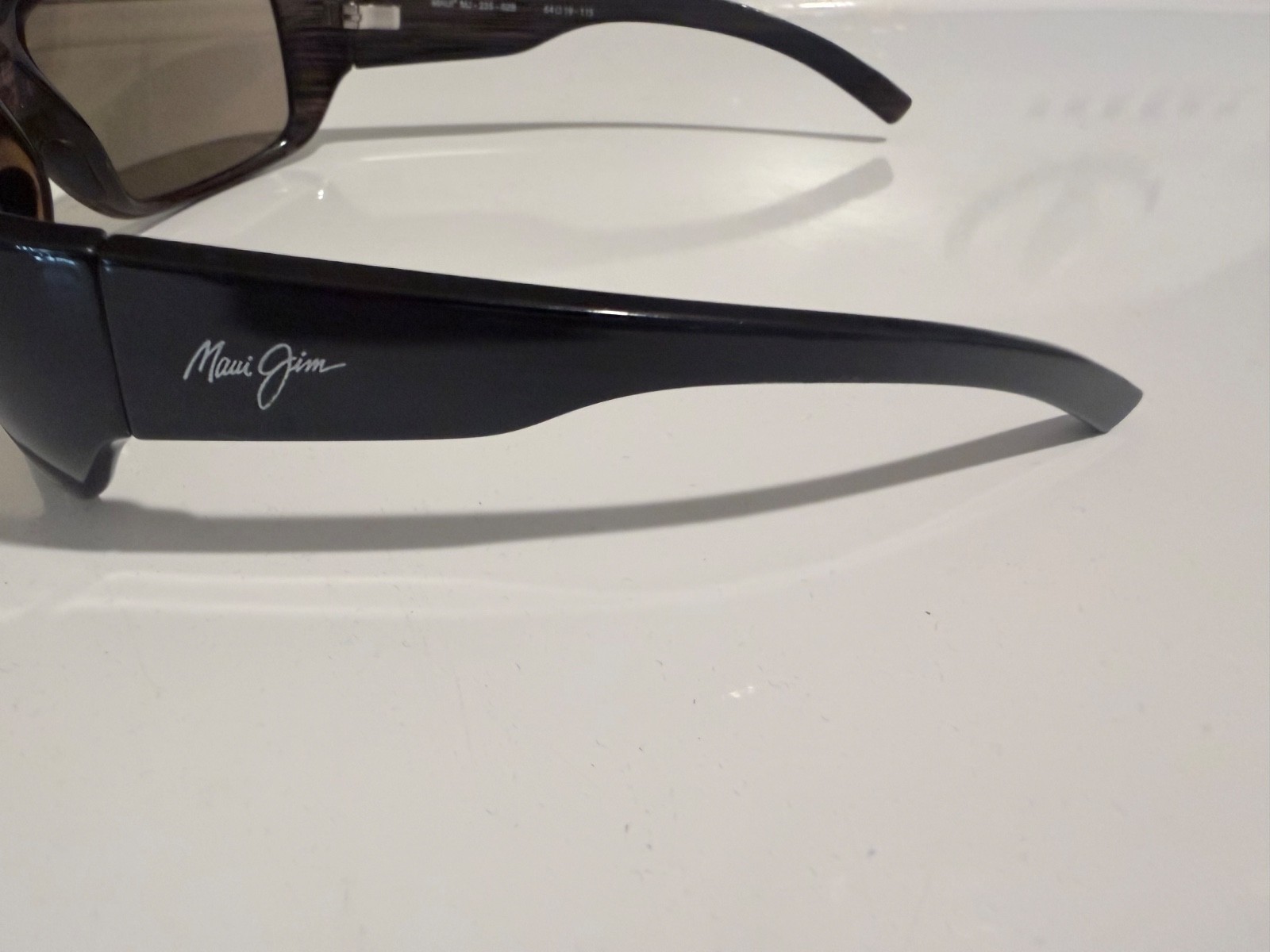 Rare retired Maui Jim Polarized Sunglasses Seawall MJ-235-02b made in Italy