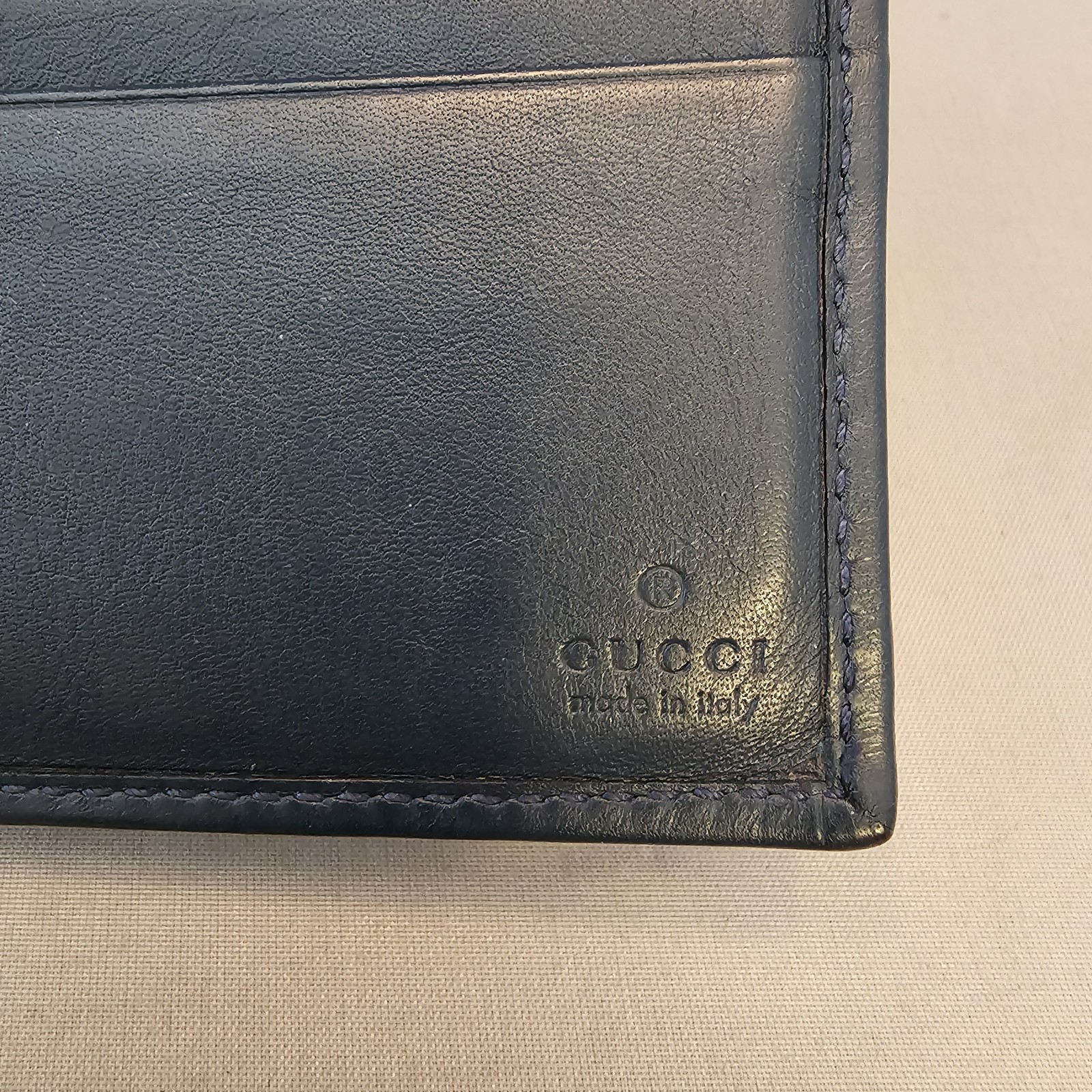 Gucci Wallet Bifold Navy Leather Yello Stripe GG Great Condition See Pictures