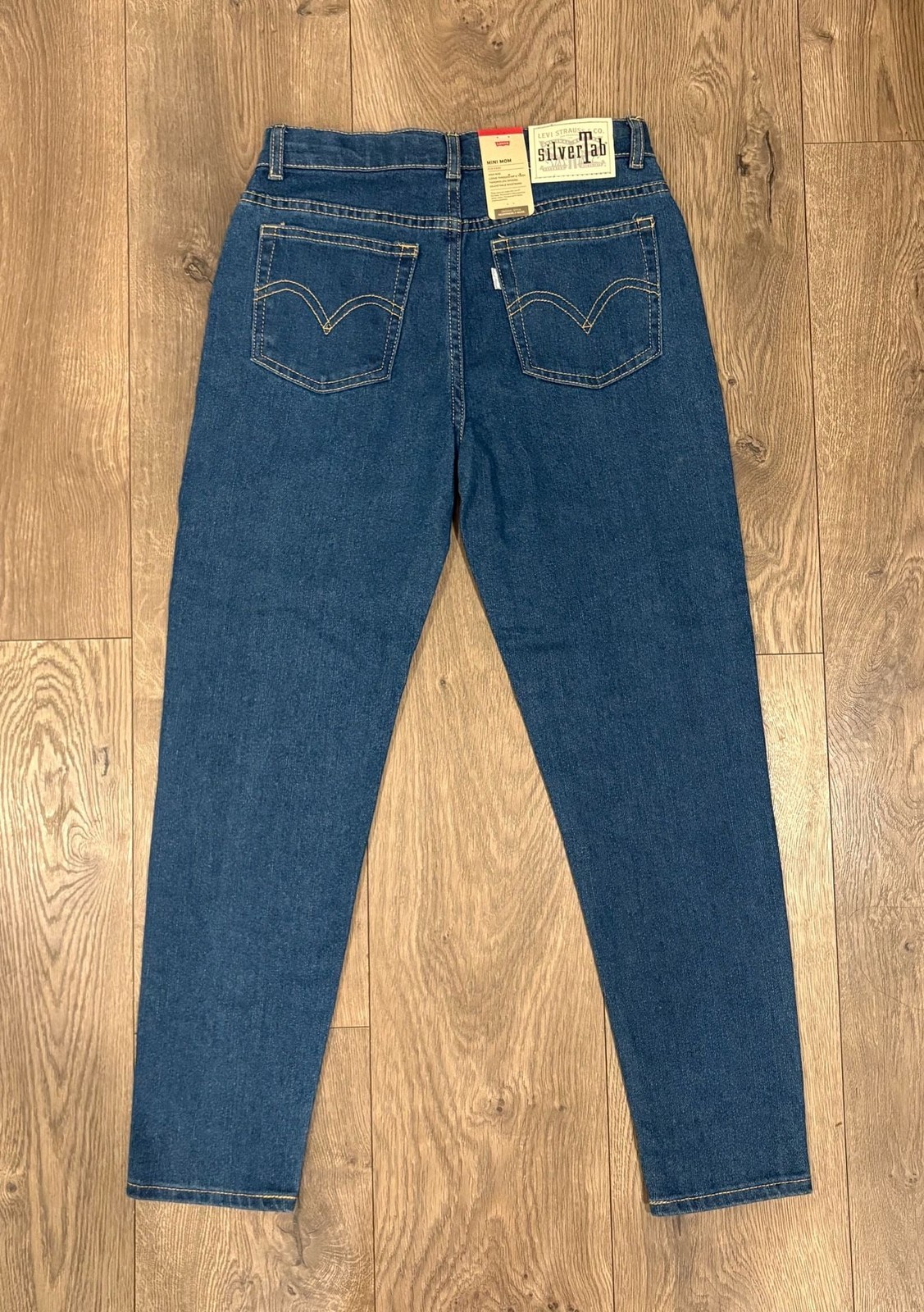Levi’s SilverTab Mini Mom Eco Ease Girls Jeans Size 12 Reg