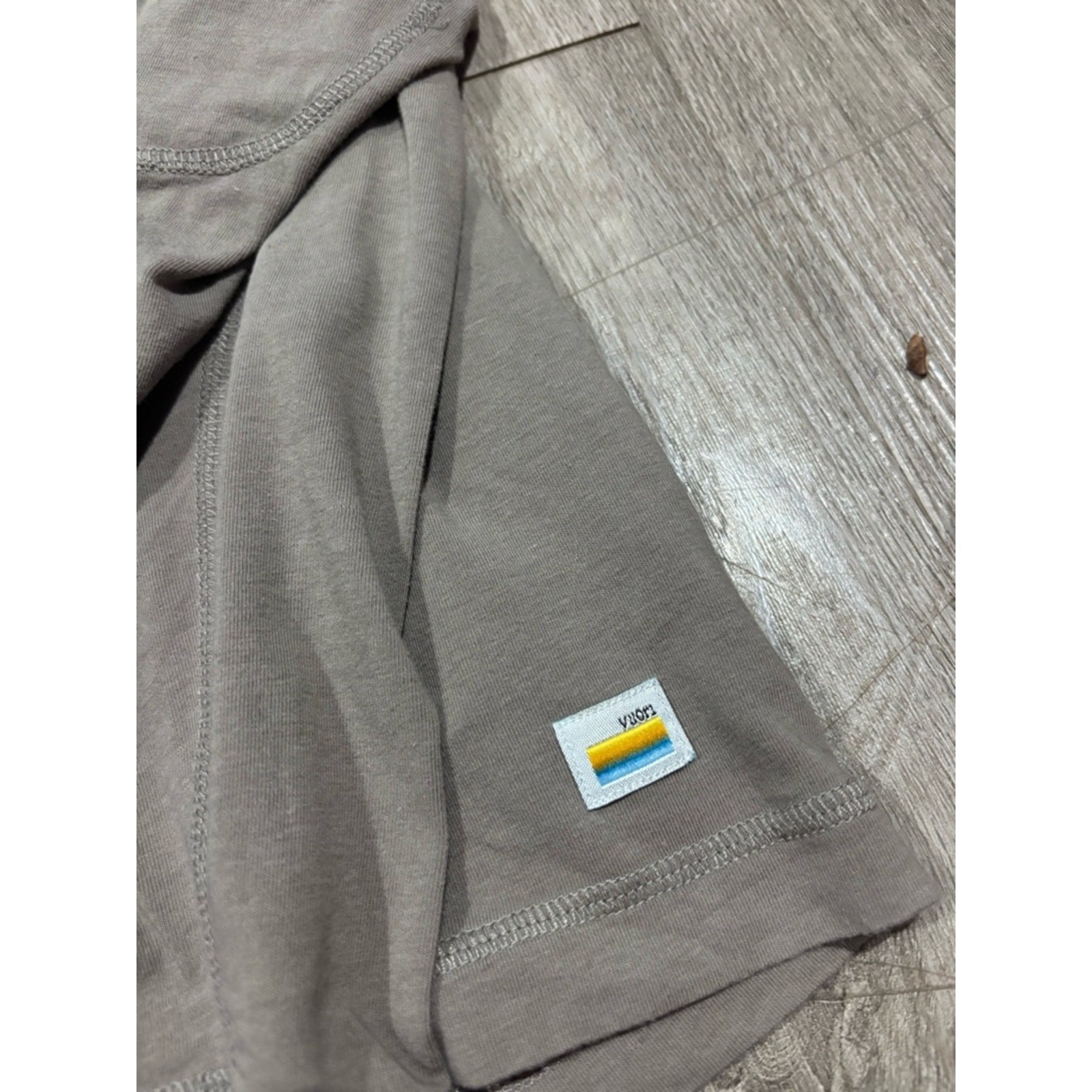 Vuori Long-Sleeve Ever Henley In Walnut Size Medium