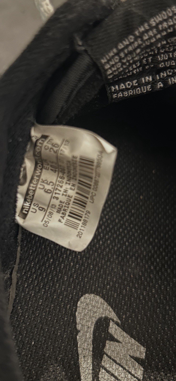 Nike Cortez Black And Silver Size 9