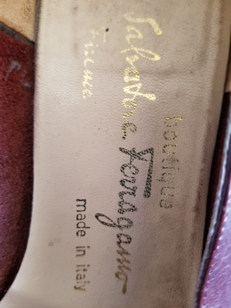 ~ Salvatore Ferragamo Flats – Burgundy & Gold – Sz 8 1/2 -Women’s Shoes Italy ~