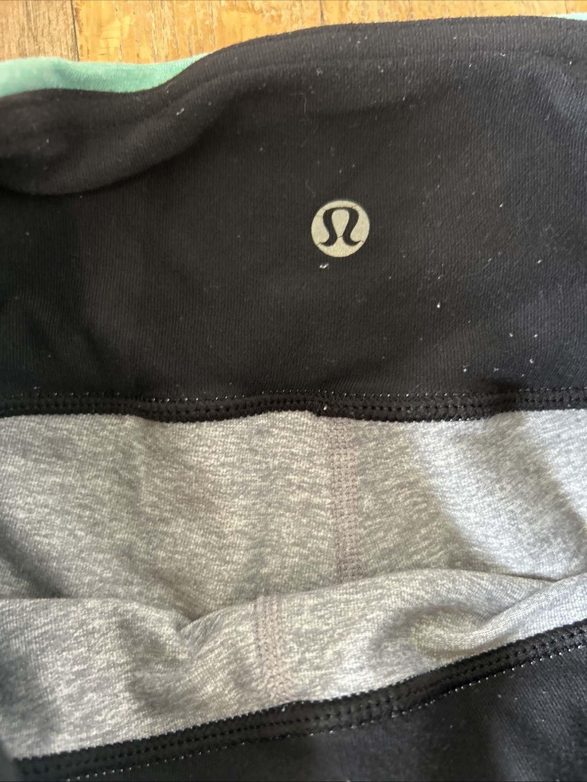 Lululemon Gray Mint Green Wide Leg Crop Yoga Pants Mid Rise Size 4-6 Approx