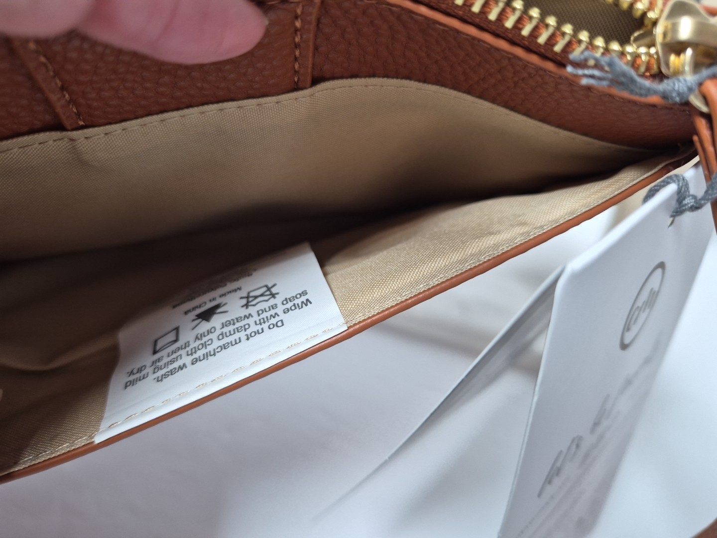 CleverMade Premium Zip Pouch Wallet Clutch