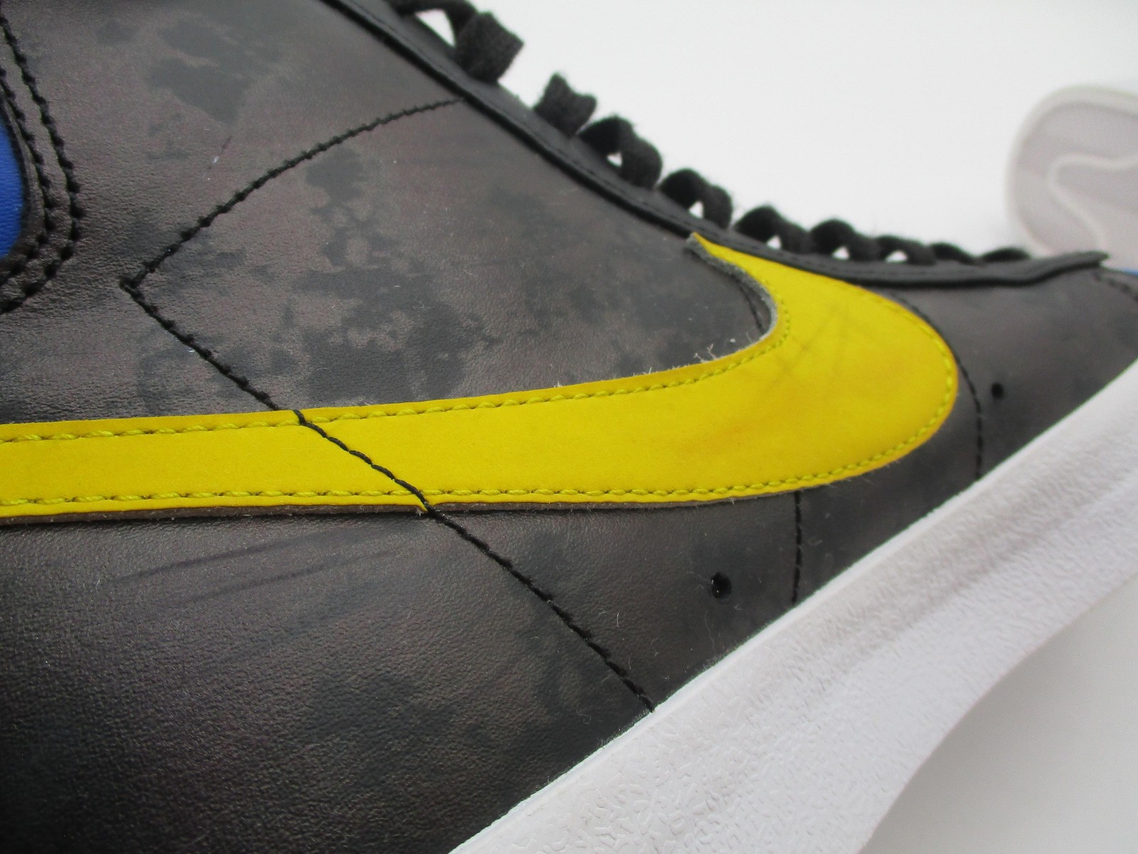 Nike Blazer Mid ’77 Peace Love Basketball Shoes Mens 8.5 Black DC1414-001 (1U6)