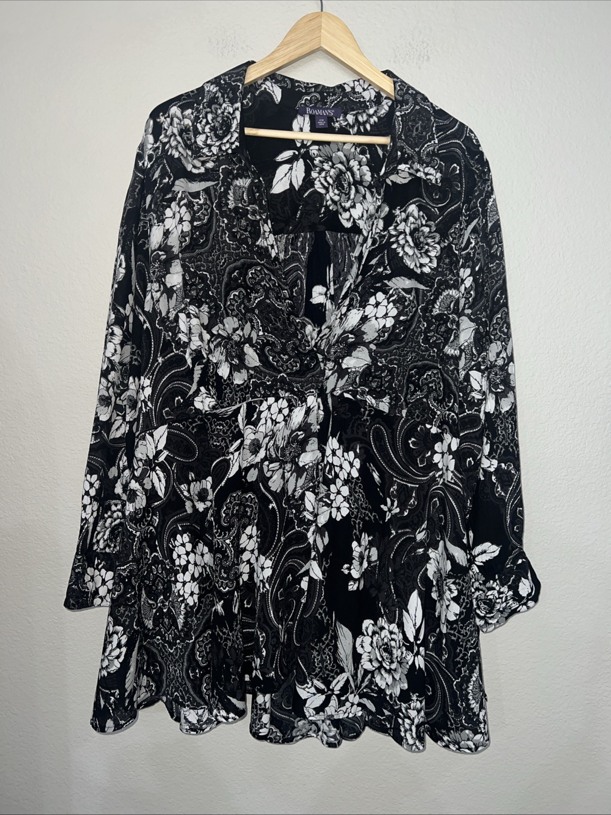 Roamans 32W BLACK/WHITE Floral Long Sleeve Blouse 92916 V-Neck 100% Rayon