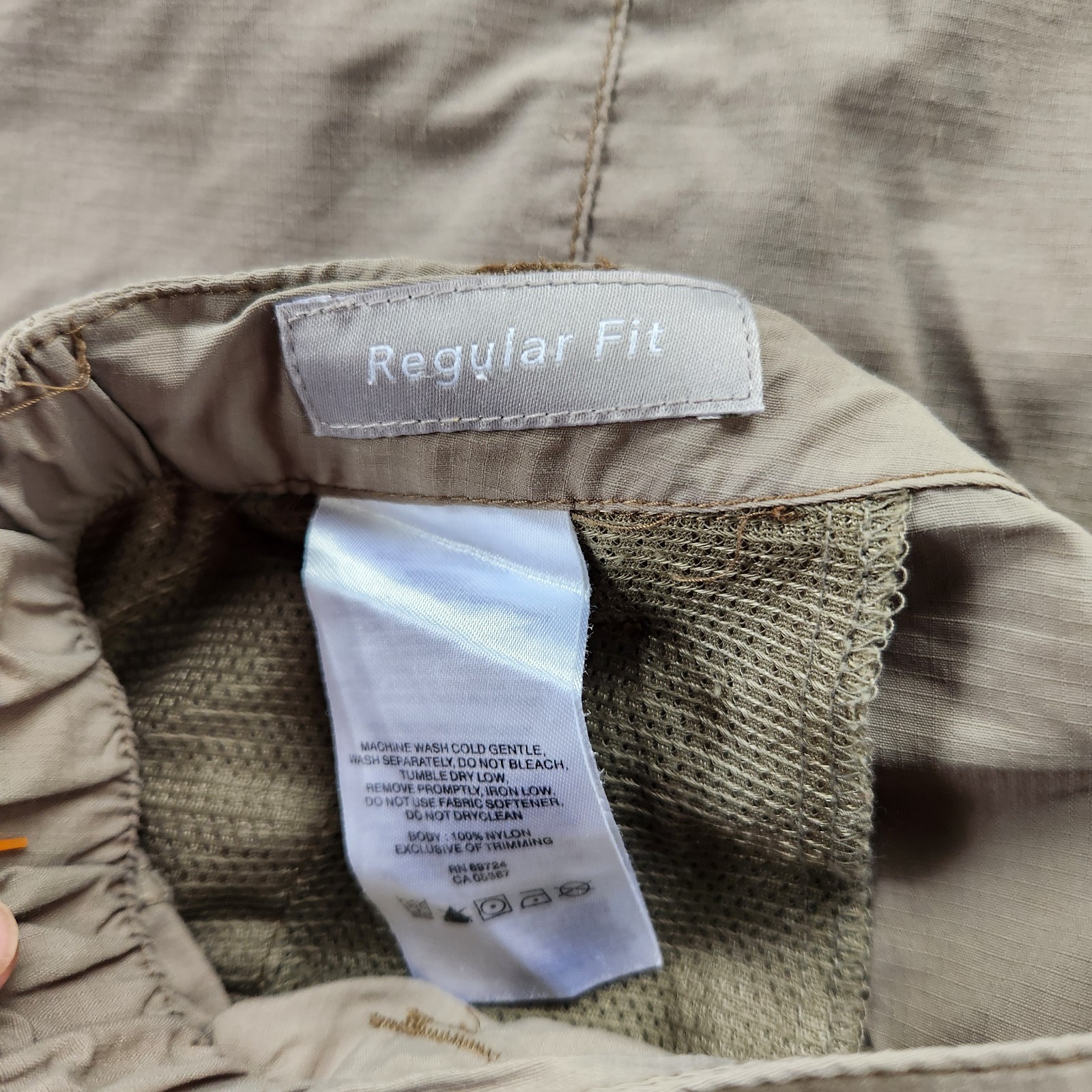 Columbia PFG Omni-Shade mens Beige Solid Cargo Shorts Size 38 Regular