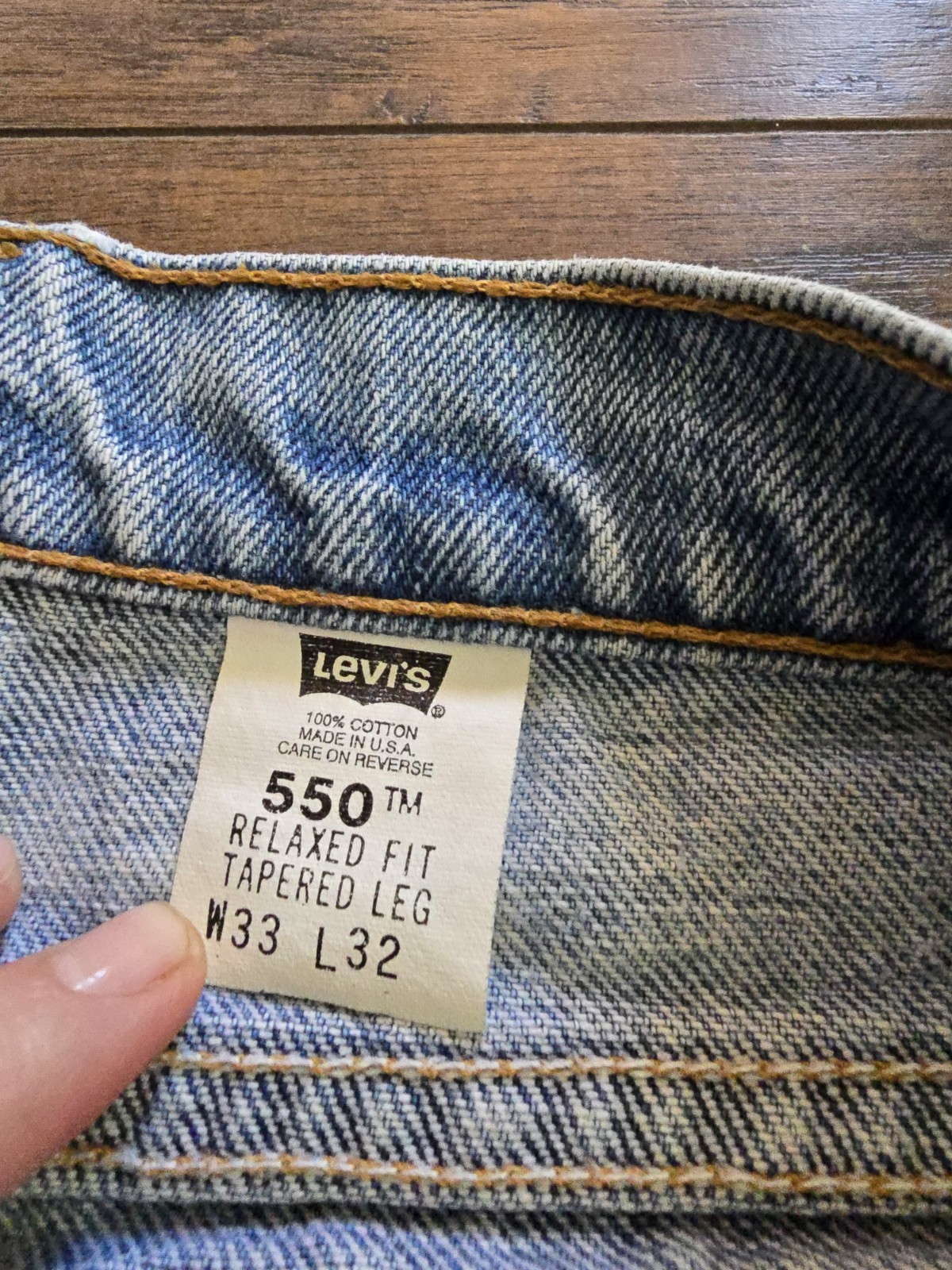 VTG Levi’s 550 Jeans 33×32 Relaxed Fit Tapered Leg Light Wash USA Red Tab 90s