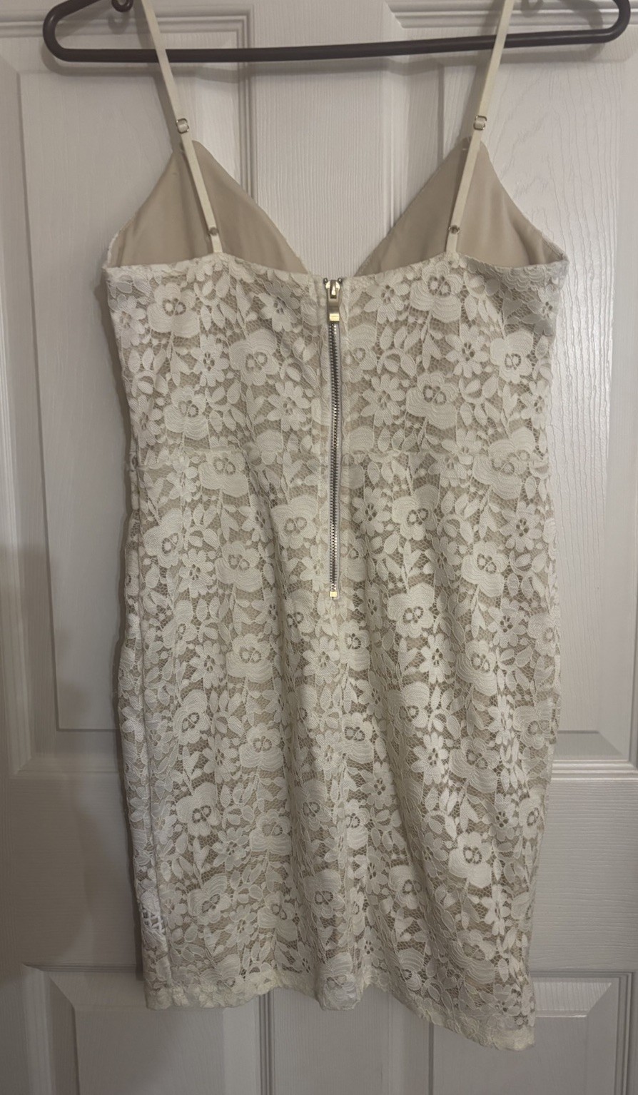 Windsor Ivory/Beige Lace Lined Adjustable Strap Dress Size Small. Back Zipper