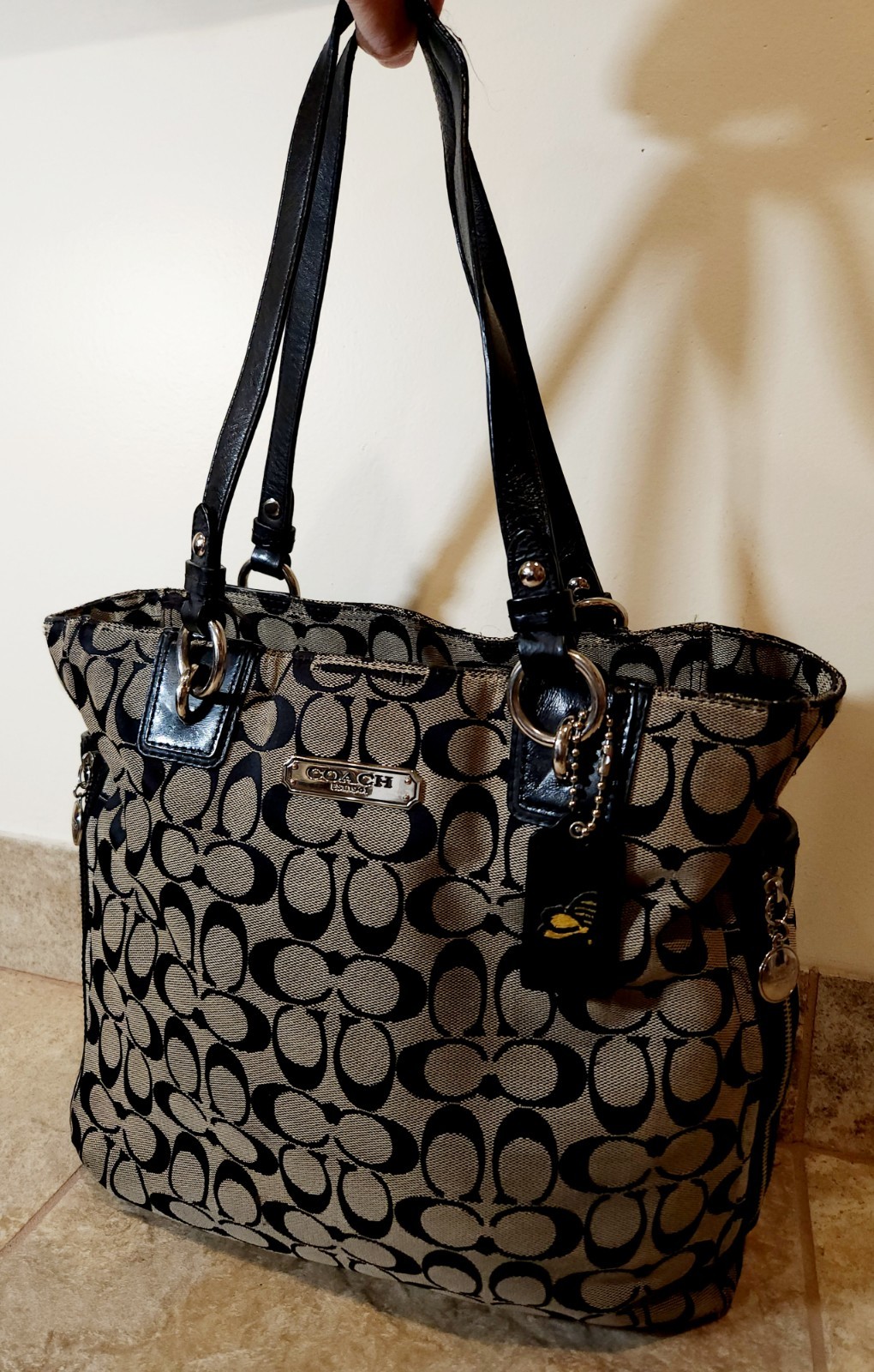 Coach | Vintage Bumblebee Beige Monogram CC Canvas Leather Handle Zip Tote Bag ✨