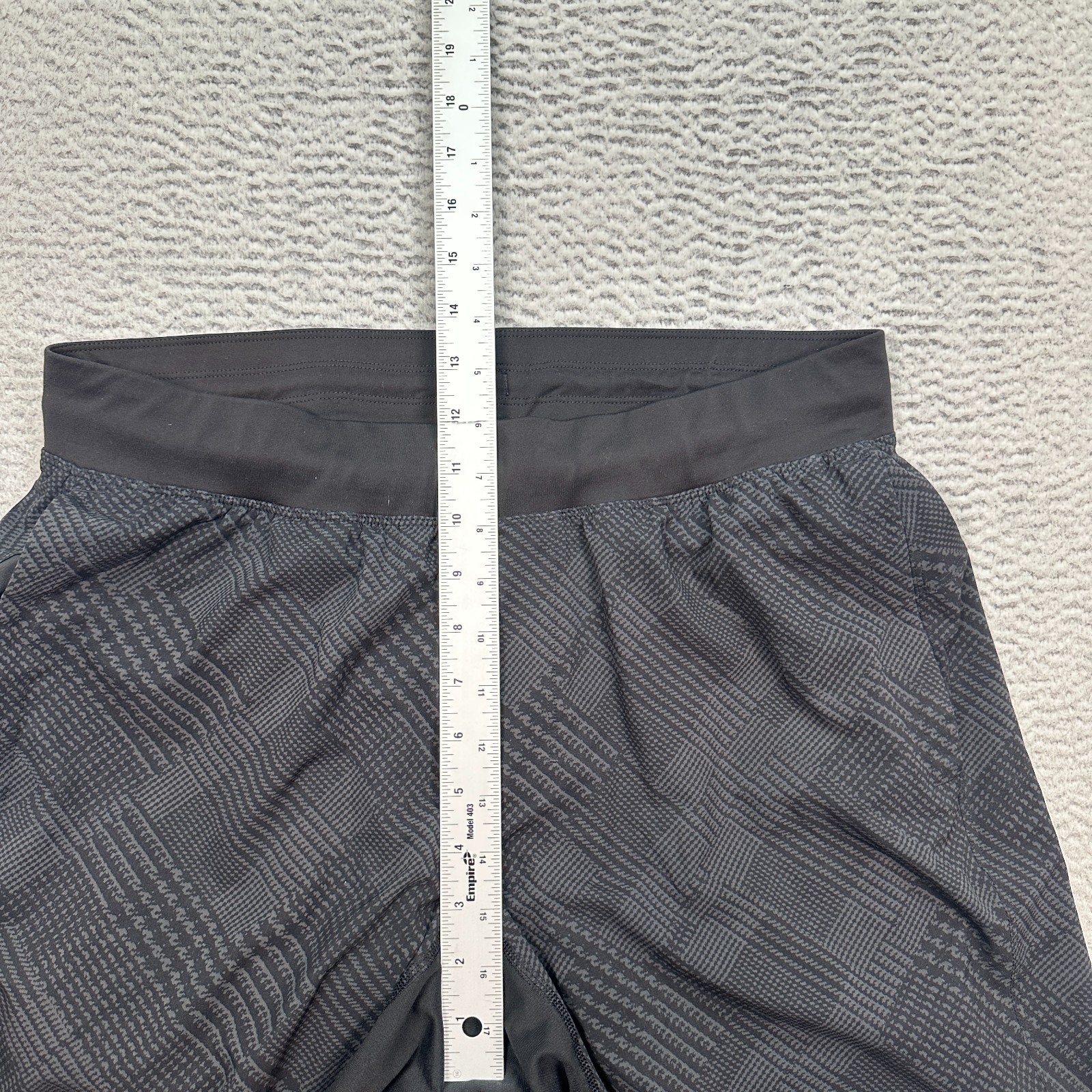 Lululemon The Short Men’s Size 32 Lined Active Athletic Workout Gym 8″