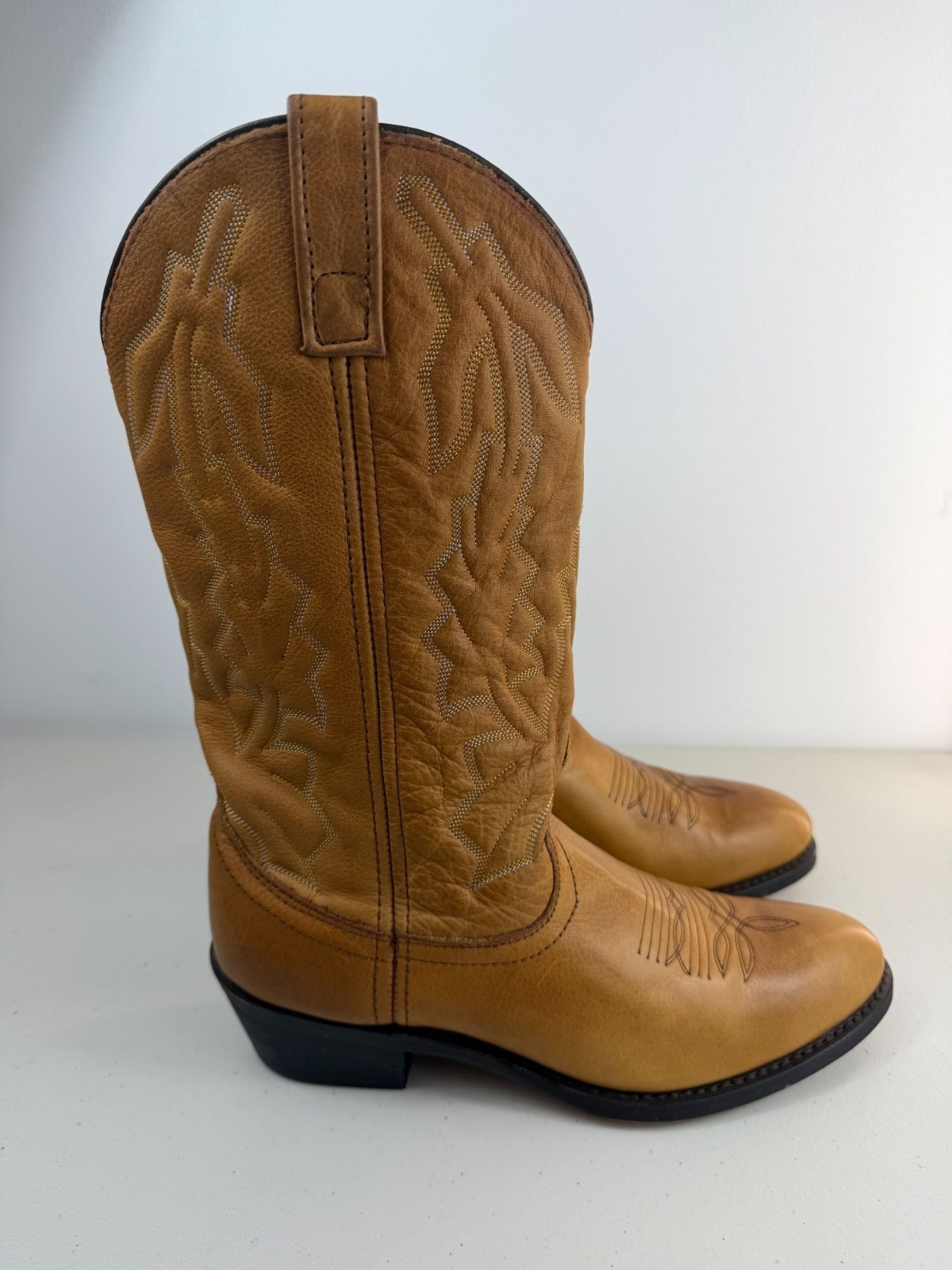 Laredo Jacksonville light caramel leather cowboy boots men’s size 8.5EW