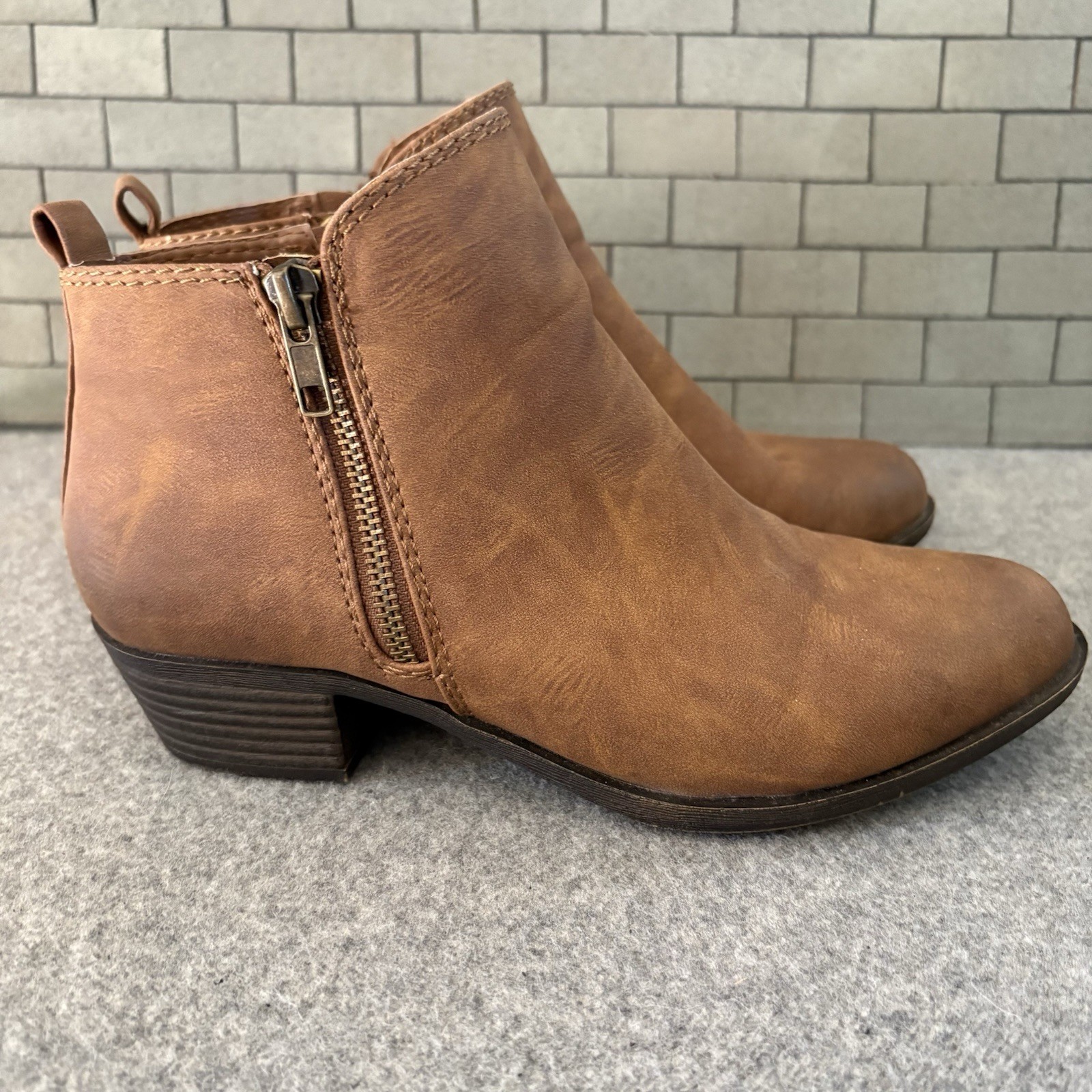 Madden Girl Women’s Brown Ankle Boot Side Zip Zipper Block Heel Almond Toe