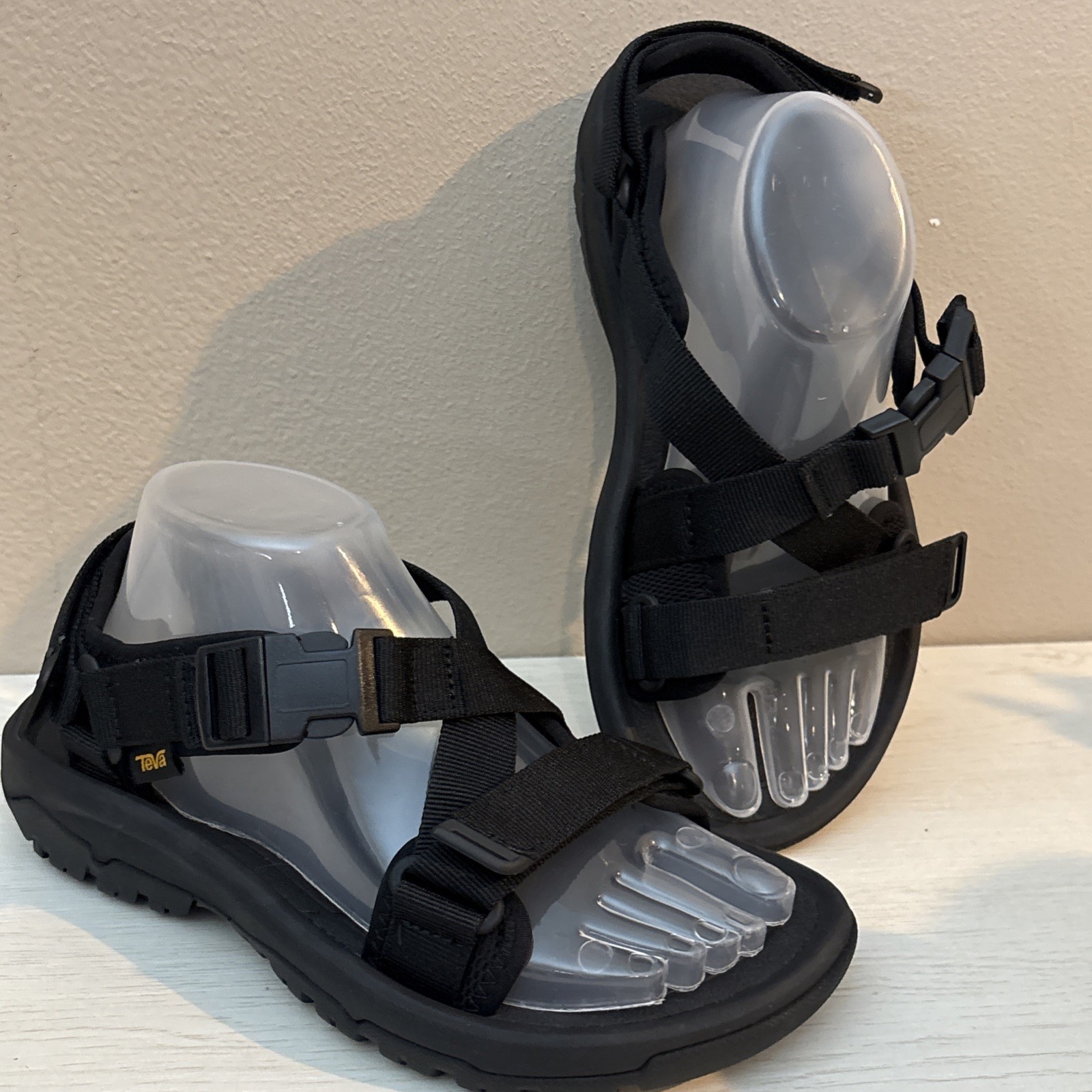 Teva Women’s Hurricane Verge Black Sandals Hiking Outdoor Sz 8 NEW