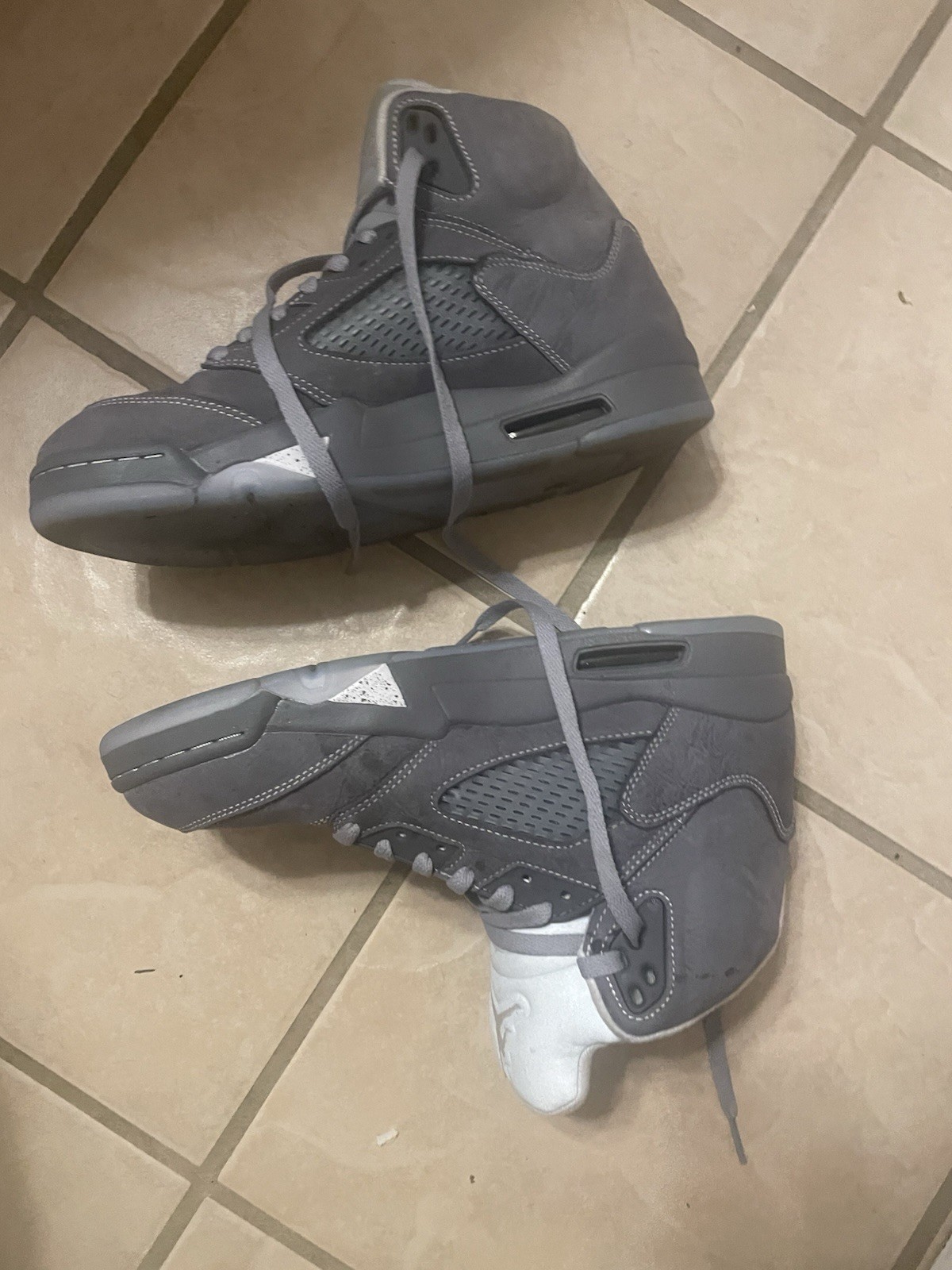 Jordan Air Jordan 5 Men’s Gray Mid Top Lace-Up Basketball Athletic Sneakers