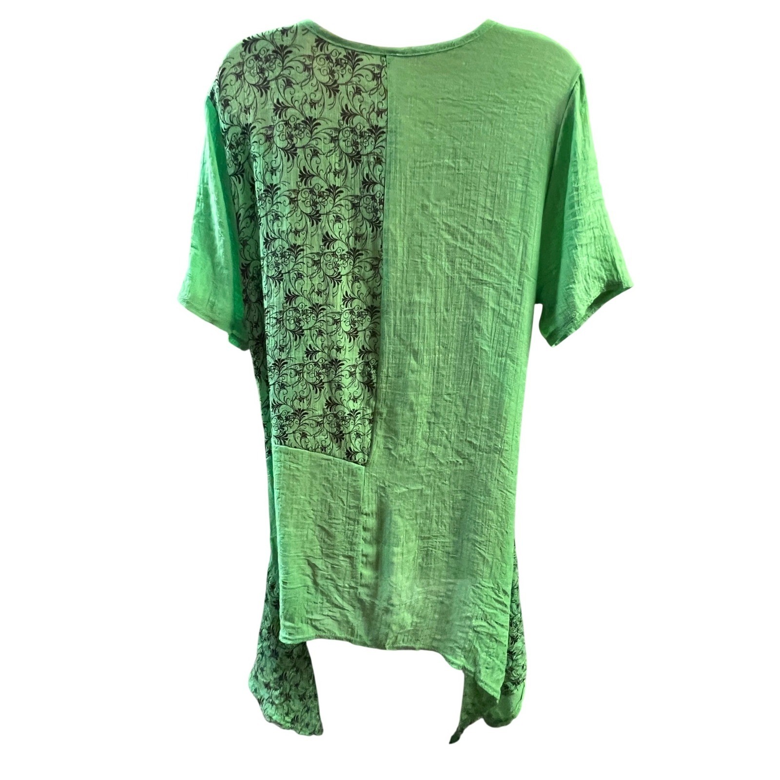 India Boutique Tunic Top Womens One Size Green New Scroll Print Sharkbite Hem