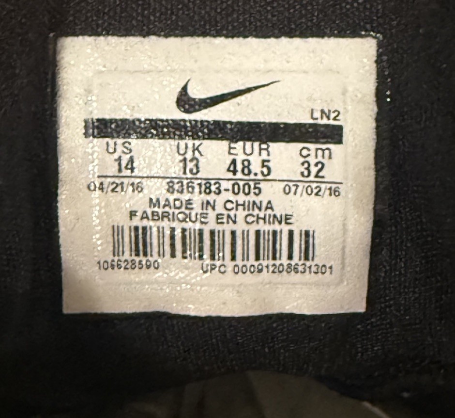 NIKE KOBE XI low Invisibility cloak basketball sneakers gray/pink men’s size 14