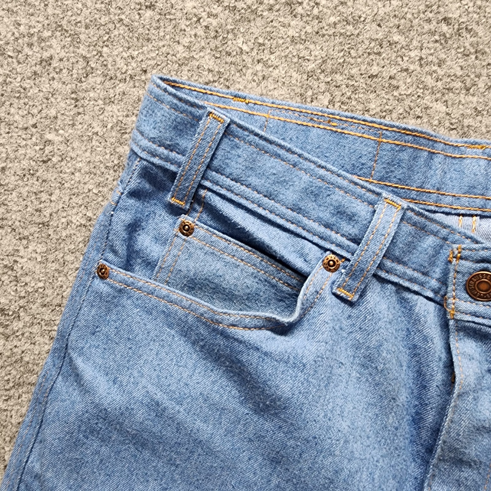 Vintage 70s Levis Light Wash Mens Boot Cut Denim Jeans Brown Leather Tab 34X29