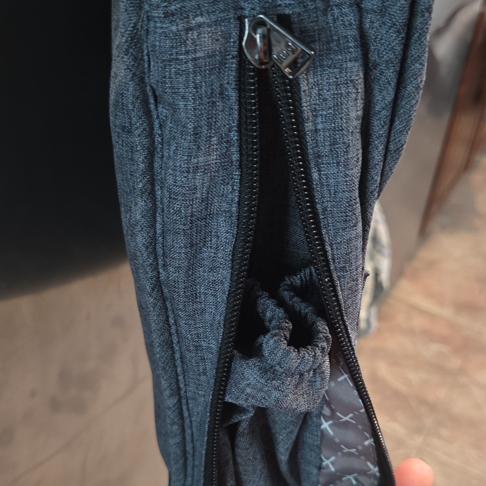 Lug Moped Gray Crossbody Bag Turn-Lock Flap Zip Pockets Organizer Key Holder