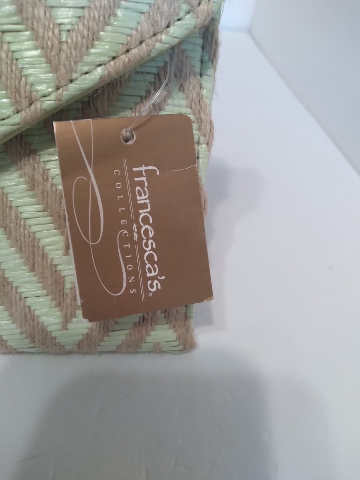 NWT FRANCESCA’S COLLECTIONS LT GREEN/TAN CHEVRON CLUTCH STRAWPURSE WITH CHAIN…