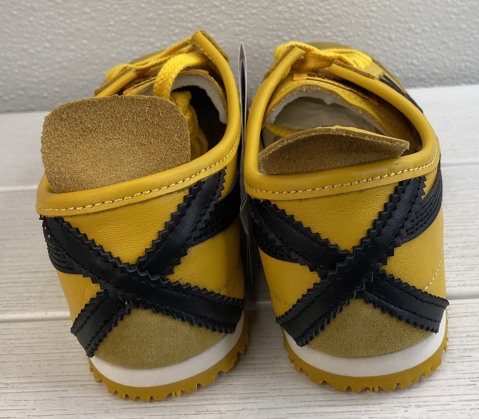 Onitsuka Tiger Mexico 66 Unisex M6 W7 Kill Bill Yellow/Black Leather Sneakers