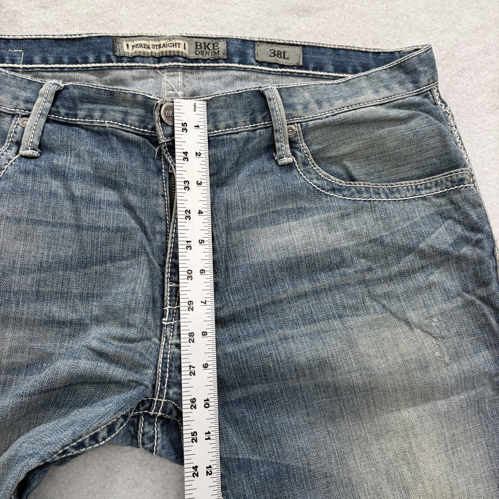 Buckle BKE Derek Straight Jeans Mens 38×34 Blue Wash Relaxed Distressed Denim