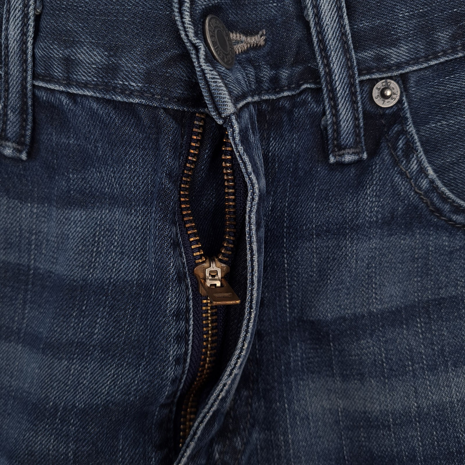 Levi’s Jeans 511 Men Slim Straight It5 Size W32 L34