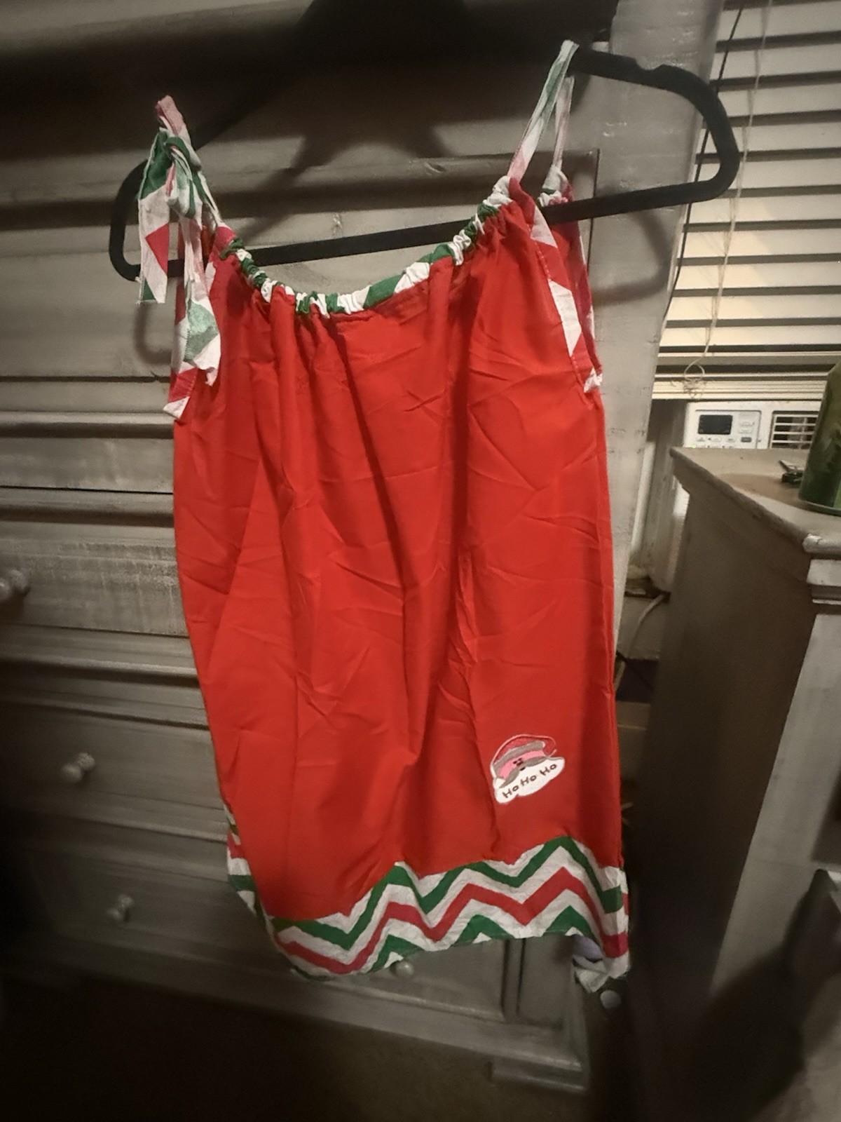 Christmas Red Bib Apron Green/White Chevron Trim Polyester 10-12T Hand Wash