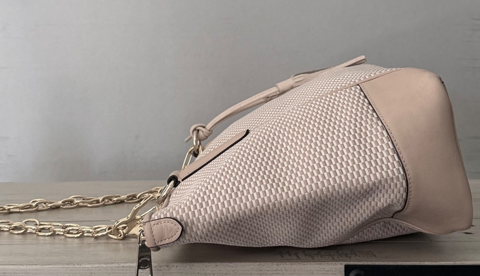 Coach Ava Tan & Cream Vintage Tote Bag Shoulder Bag- Gold Chain Straps