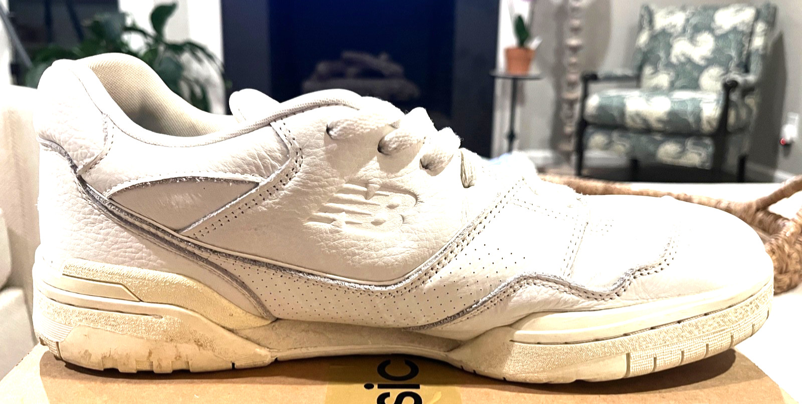 Size 15 – New Balance 550 White