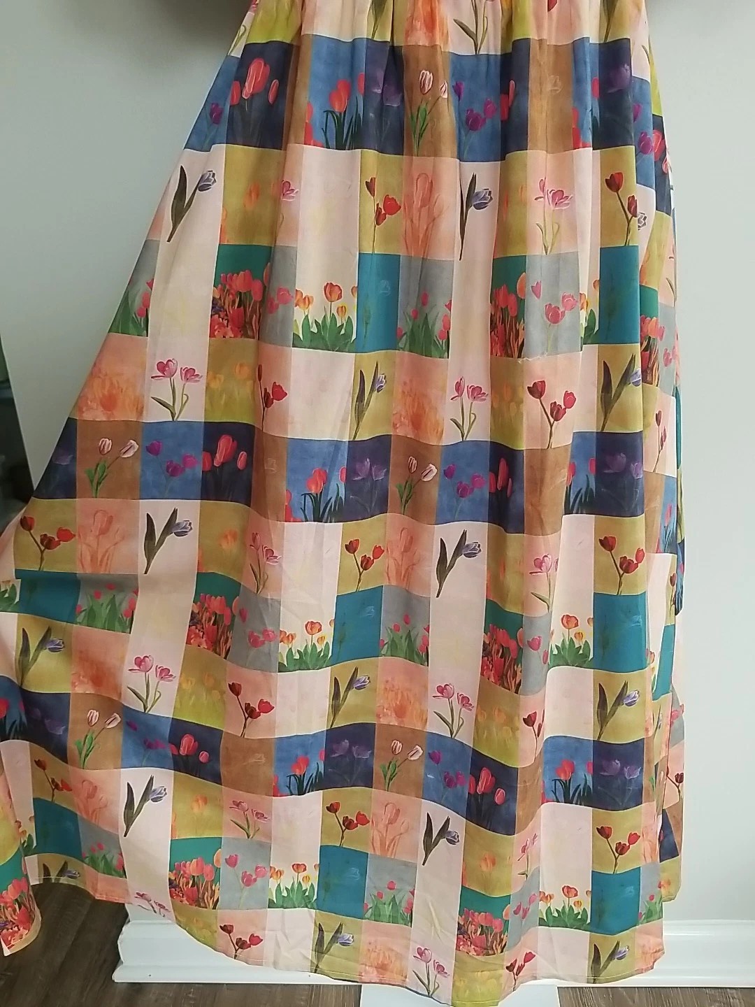 Davi & Dani Checkered Tulip Print Midi Dress NWT Spring Floral Beaded Tie Neck