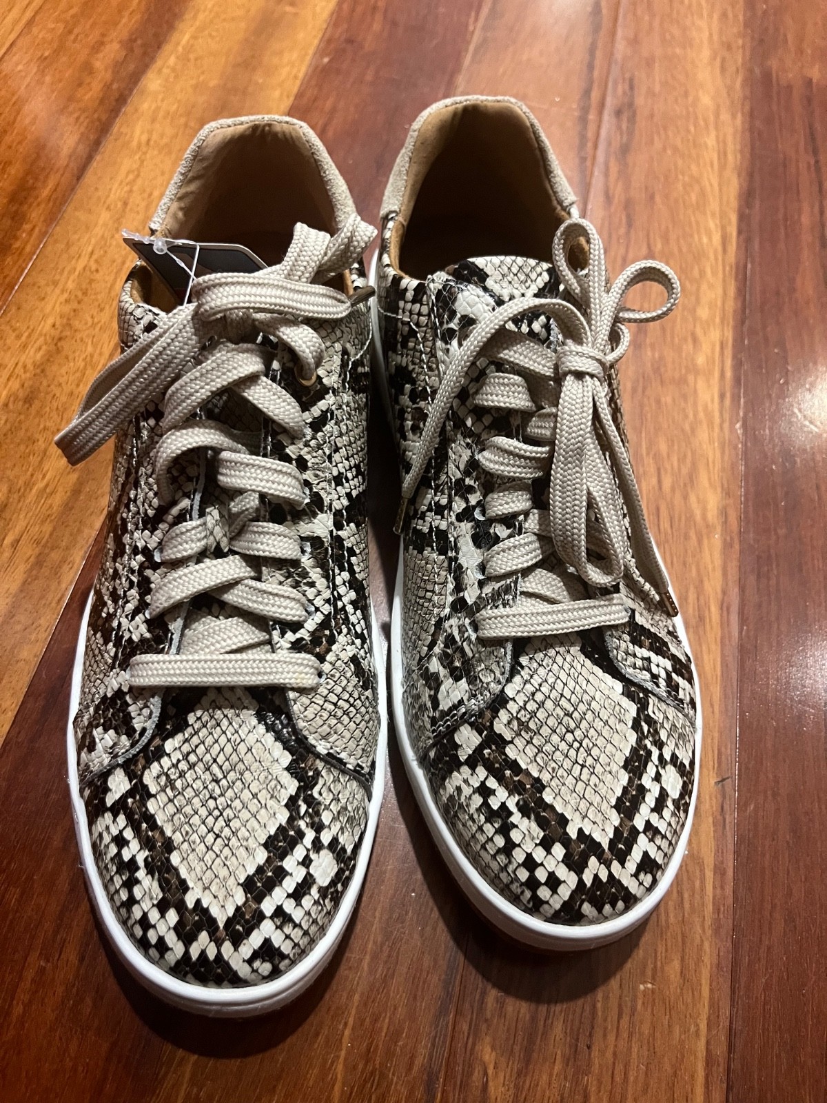Brand New Aetrex Blake Comfort Sneaker Size 8.5 Free Shipping
