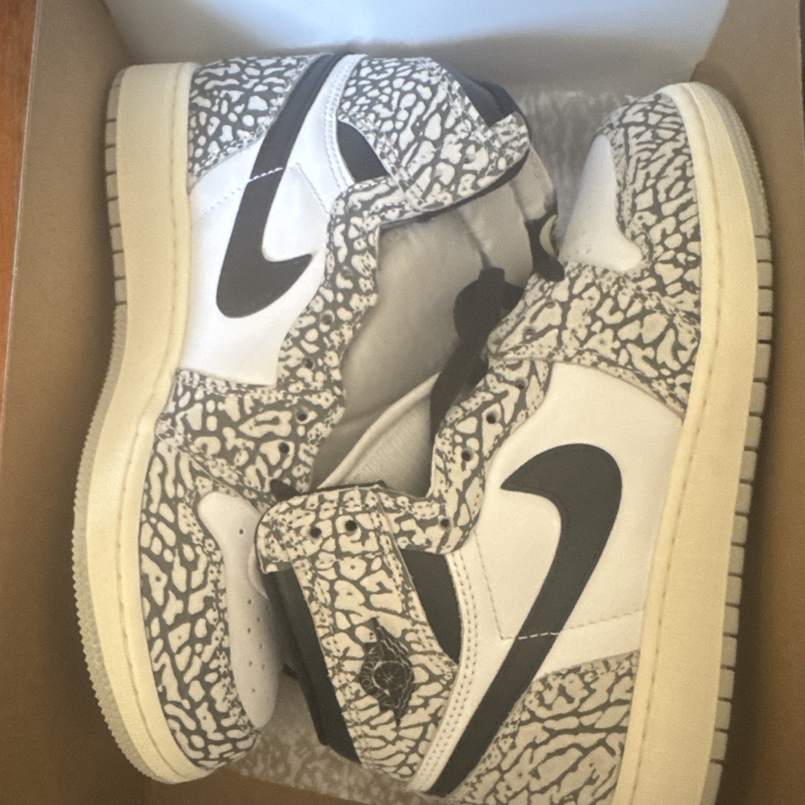 Nike Air 1 Retro Hogh Og Men’s High Top Sneakers White Black Gray Animal Print
