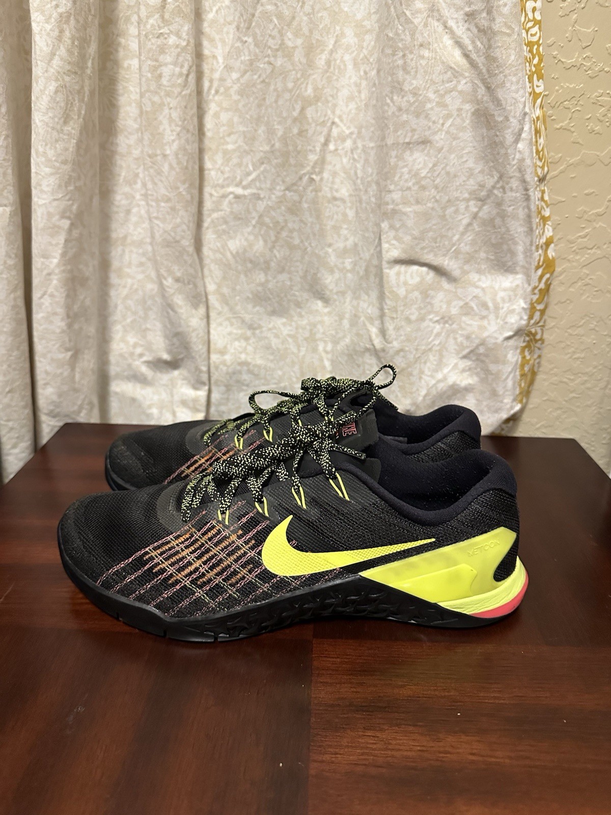 Nike Metcon 2 Black Volt Hyper Crimson Black Neon Green Shoes Sz 11 Men’s 852928