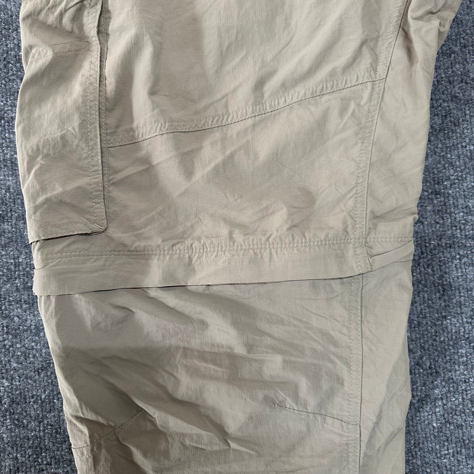 Columbia Pants Mens Size 42×30 Beige Convertible Cargo Hiking Outdoor Omni-Shade